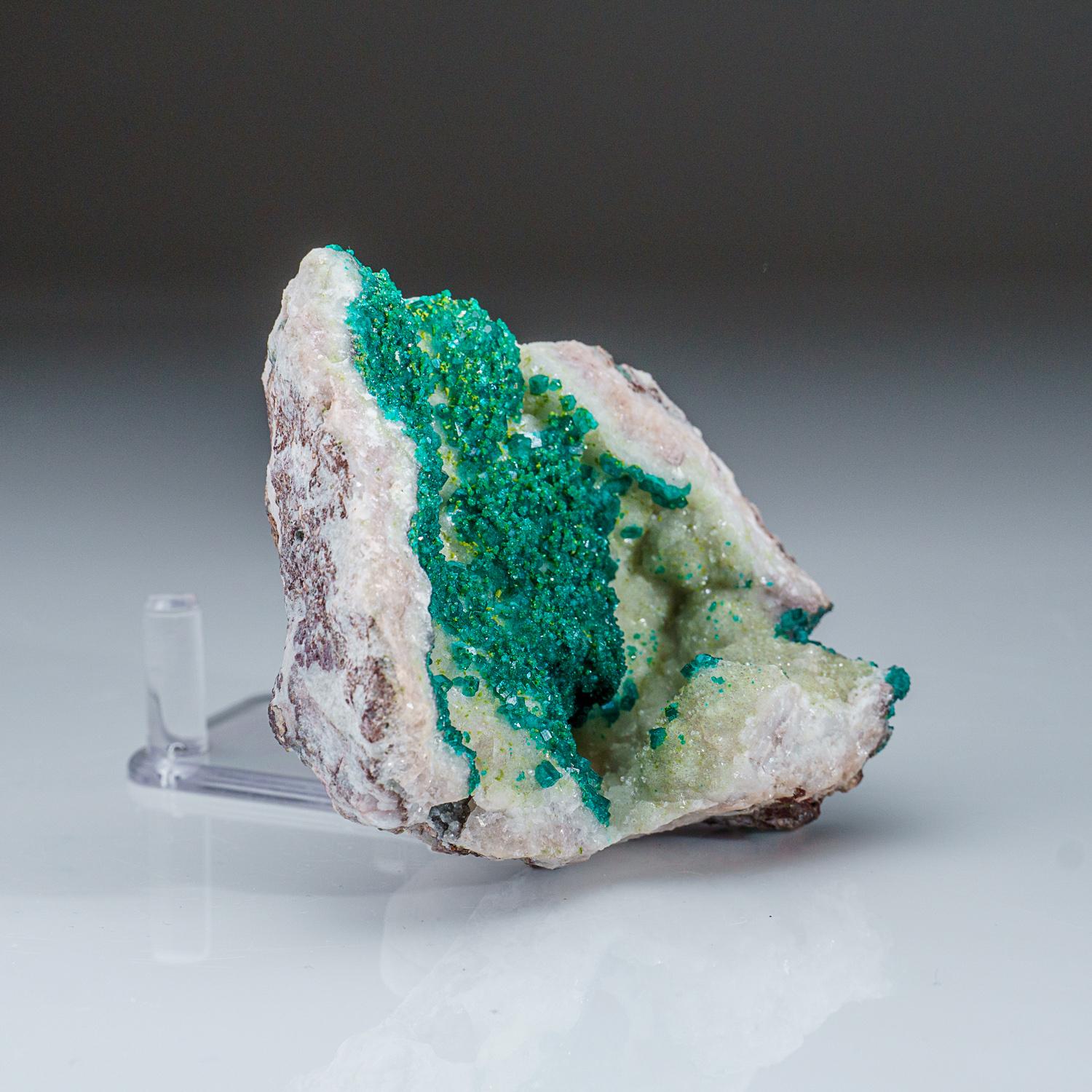 Dioptase from Tsumeb Mine, Otavi-Bergland District, Oshikoto, Namibia (246.6 gra In New Condition For Sale In New York, NY