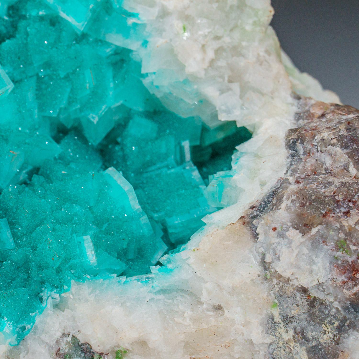Dioptase from Tsumeb Mine, Otavi-Bergland District, Oshikoto, Namibia (292.2 gra In New Condition For Sale In New York, NY