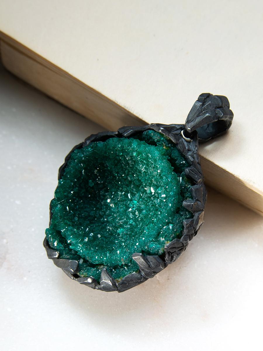 Dioptase Necklace geode Deep Forest Green Raw Crystal Unisex For Sale 5