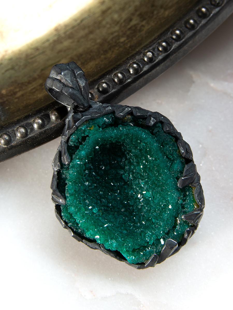 Dioptase Necklace geode Deep Forest Green Raw Crystal Unisex For Sale 1