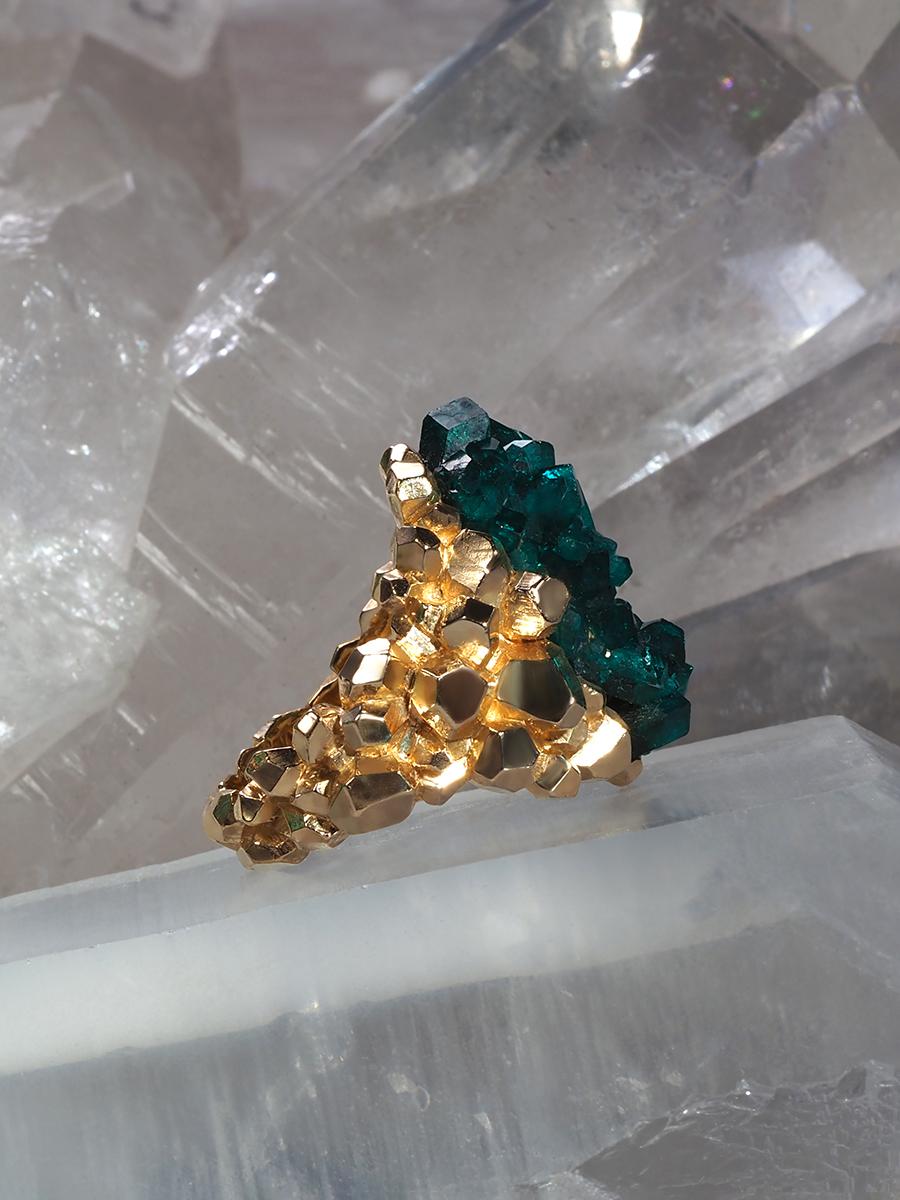 Dioptase ring gold Crystal Engagement ring unisex statement For Sale 4