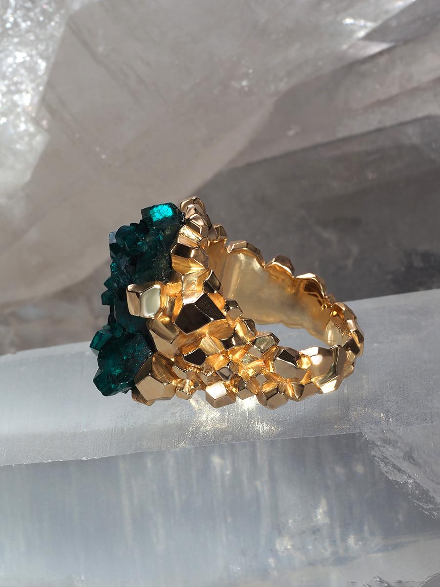 Dioptase ring gold Crystal Engagement ring unisex statement For Sale 2