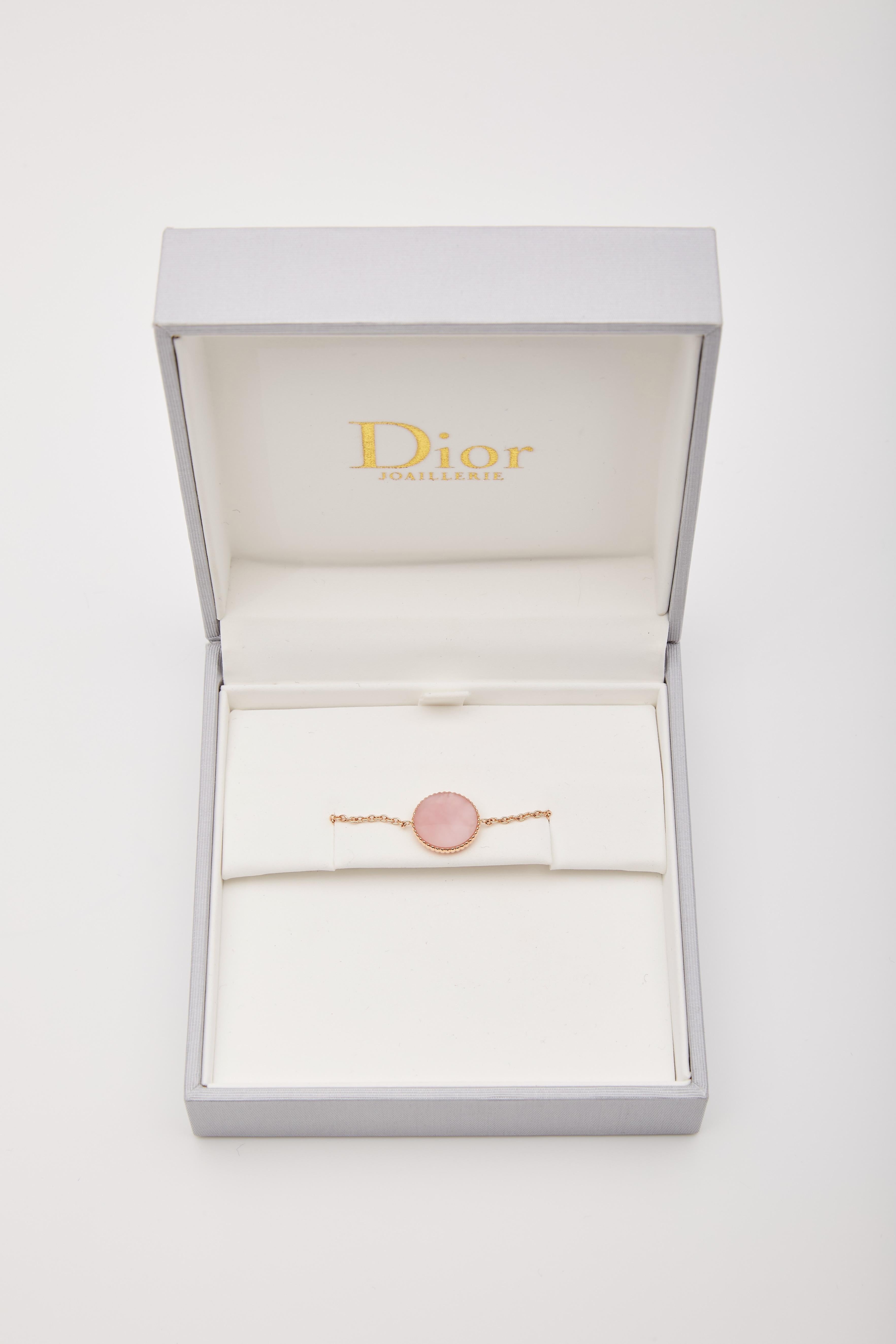 Dior 18K Diamant Rose De Vents Charm-Armband im Zustand „Hervorragend“ in Montreal, Quebec