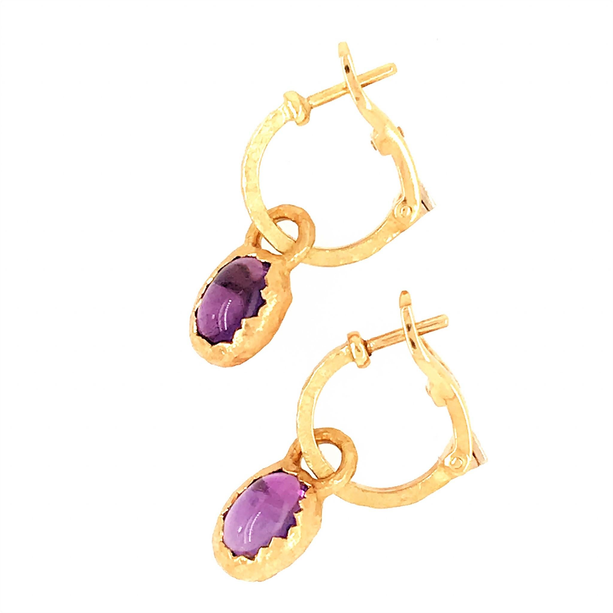 Dior Boucles d'oreilles en or jaune 18 carats avec améthyste cabochon Pour femmes en vente