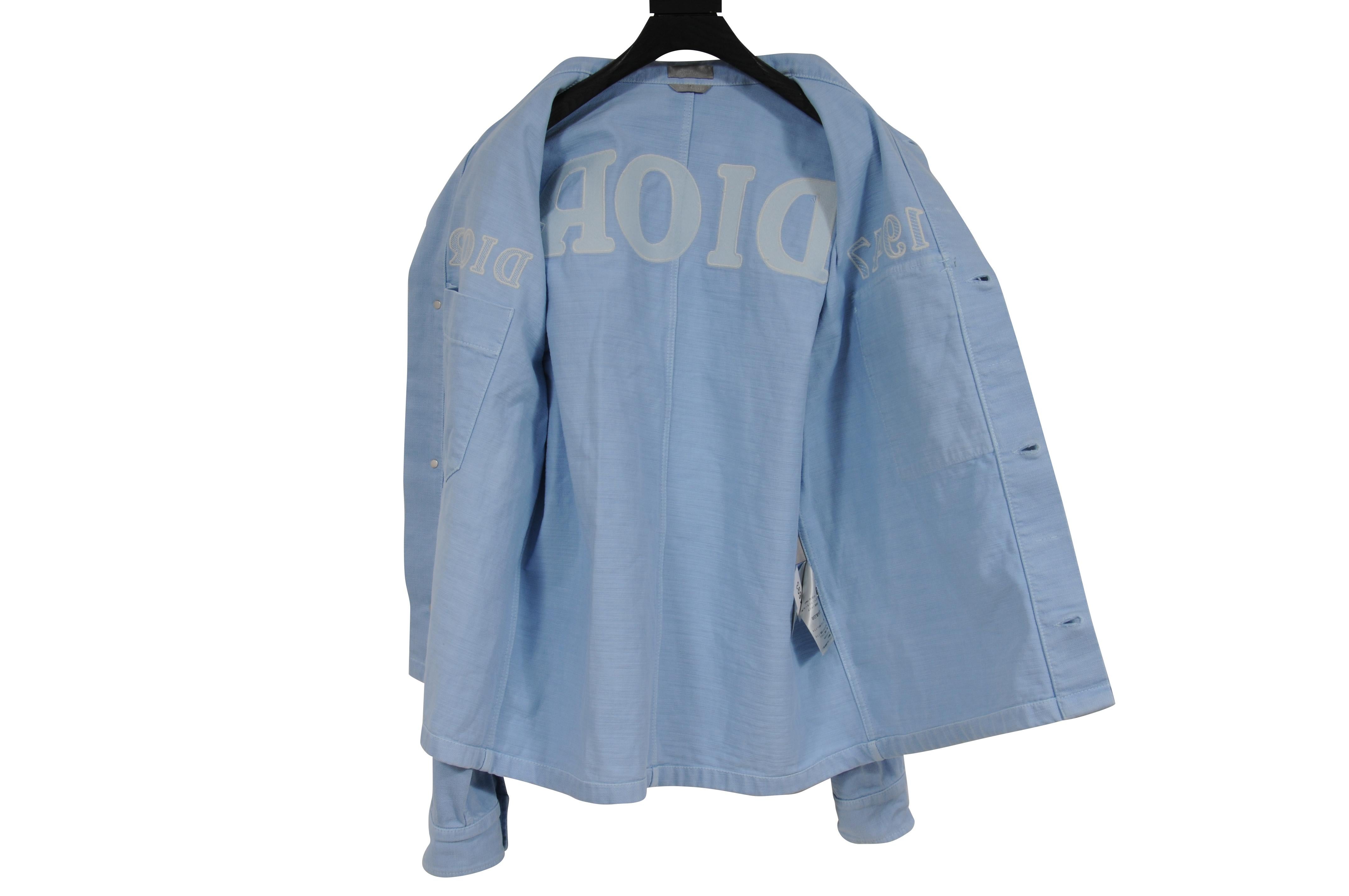 Dior 1947 Logo Denim Jacket 48 Medium Hellblau Weiß Baumwolle Pocket Jean Coat im Angebot 3