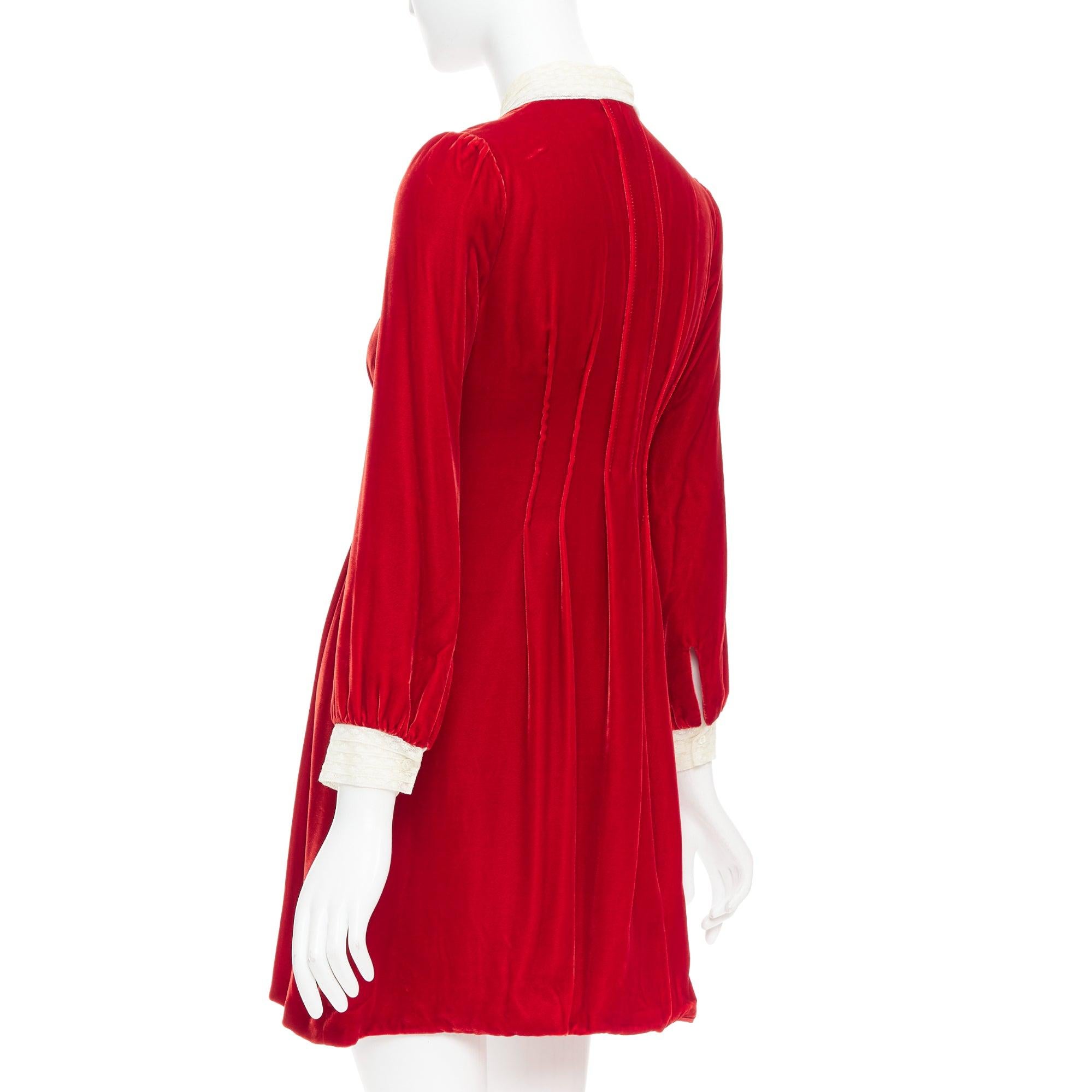 DIOR 2017 Abito plissettato in velluto schiacciato rosso crema FR34 XS in vendita 1