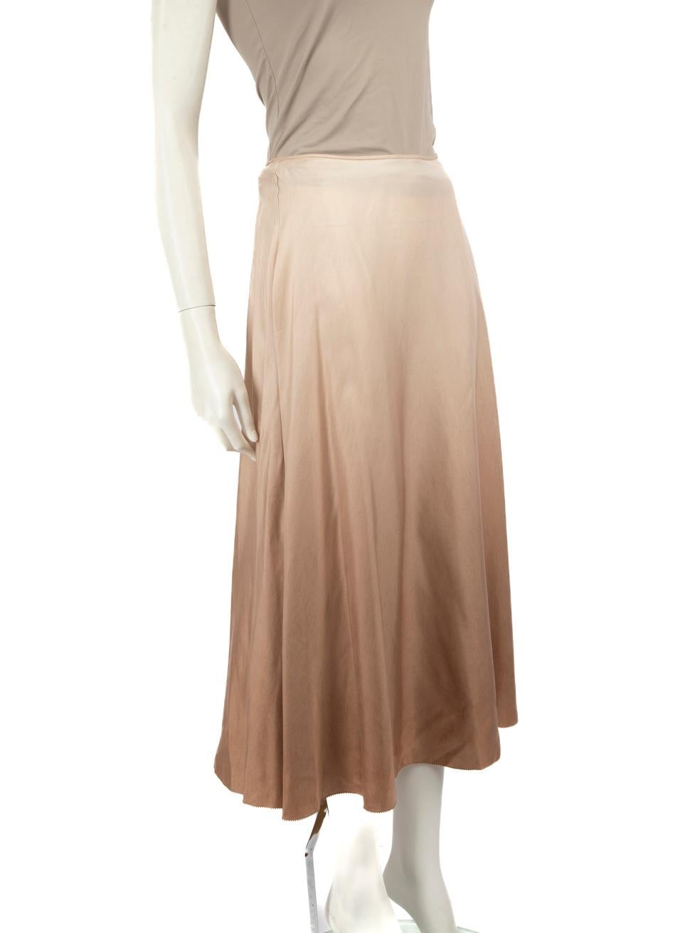 CONDITION is Very good. Minimal wear to the skirt is evident, there is a small pull to the weave on the front of the skirt near the hem on this used Dior designer resale item.
 
 Details
 2019
 Beige
 Silk
 Skirt
 Beige to brown ombré
 Midi
 Side
