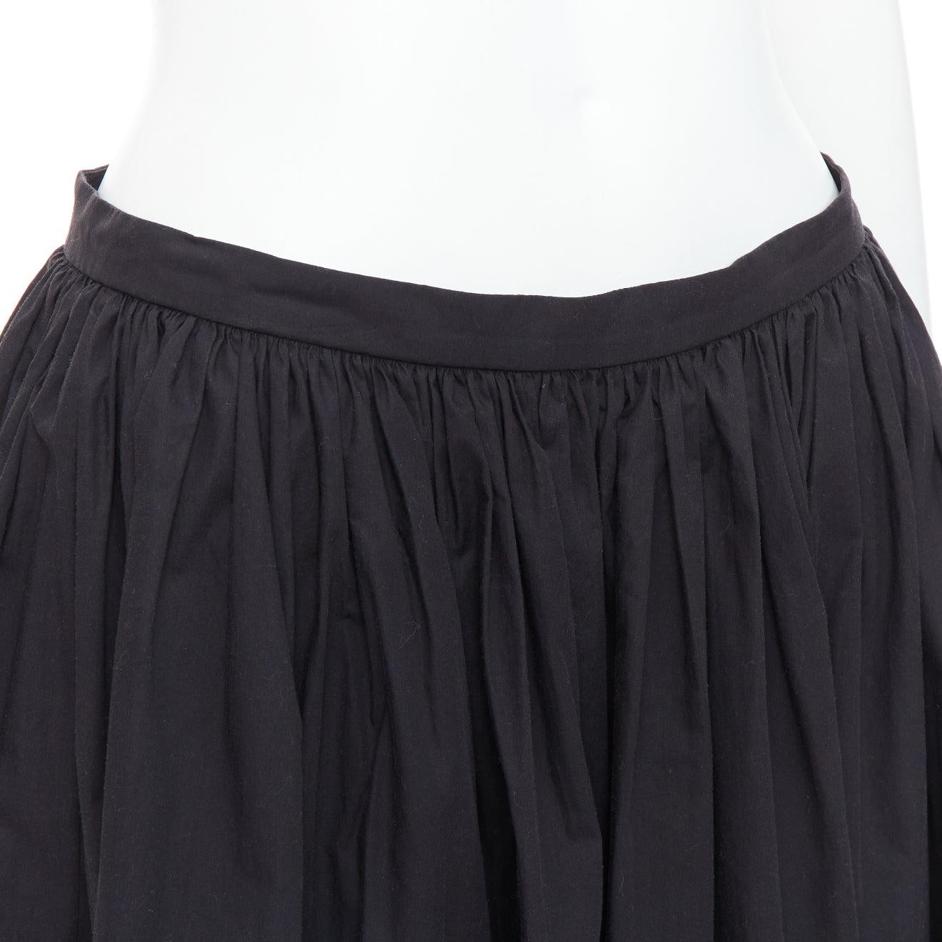 DIOR 2021 gonna midi elasticizzata in vita in cotone nero con stampa Jungling FR42 XL in vendita 2