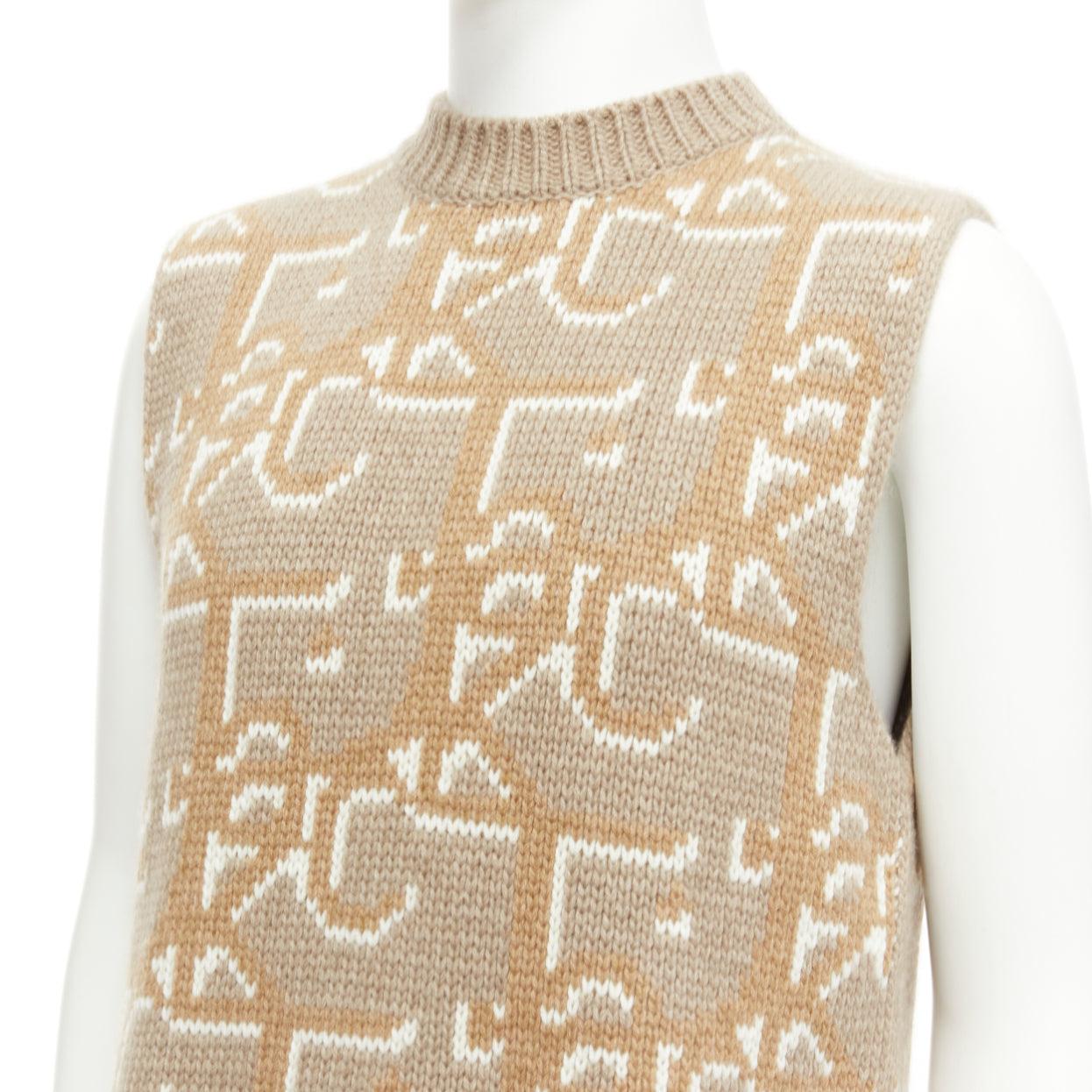 DIOR 2022 Travis Scott Monogram gilet pull 100% cachemire XXS
Référence : AAWC/A00734
Marque : Dior
Design/One Kim Jones
Modèle : Cactus Jack
Collectional : 2022 Travis Scott
MATERIAL : Cachemire
Couleur : Beige, Whiting
Motif : Monogramme
Fermeture