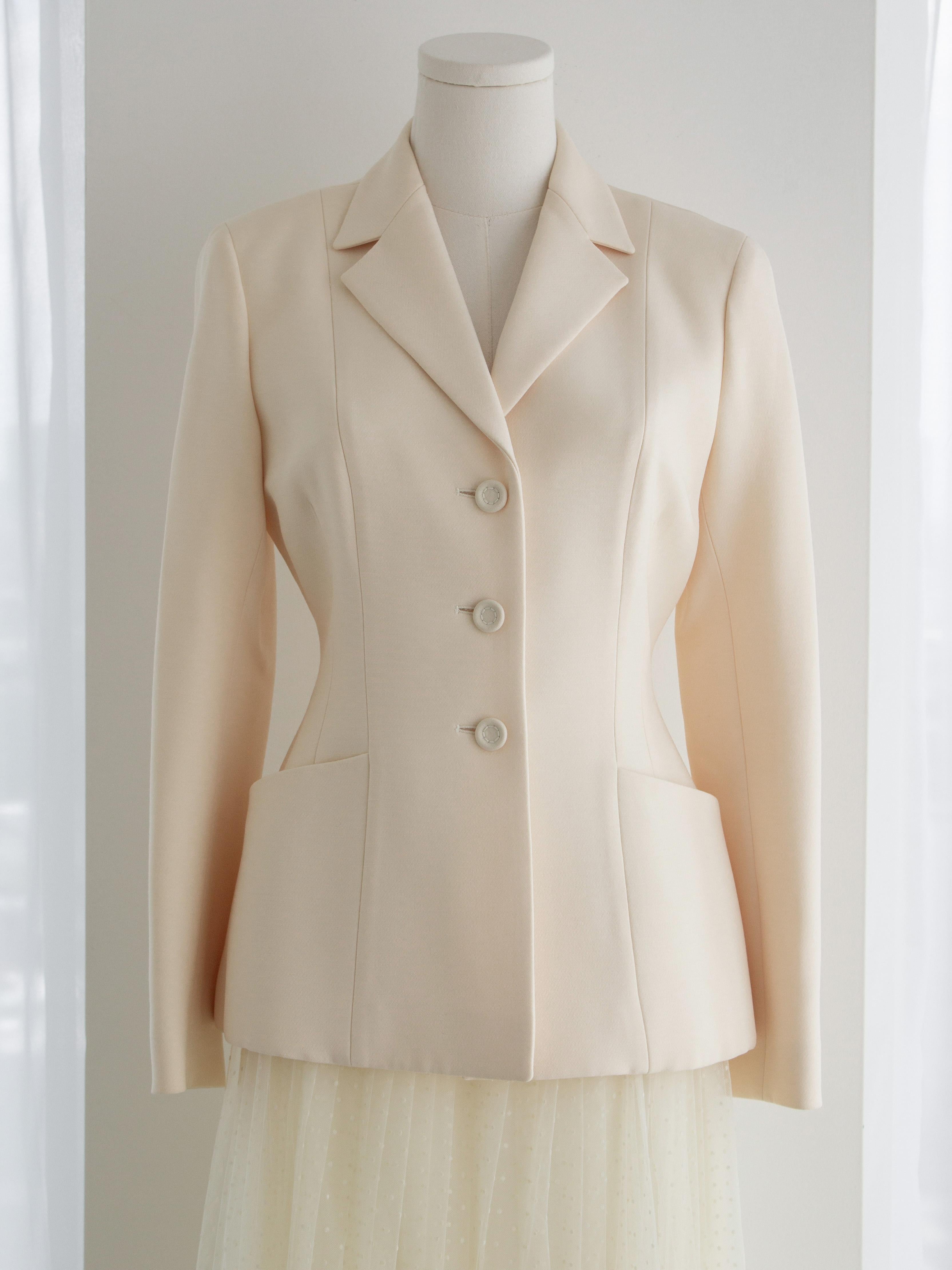Dior 30 Montaigne Bar Jacke Off-White Ecru Plumetis Tulle Rock Set FR38 im Angebot 1