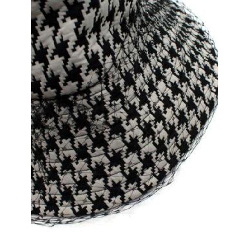 Dior 30 Montaigne Large Brim Bucket Hat with Veil - Size 57 For Sale 2