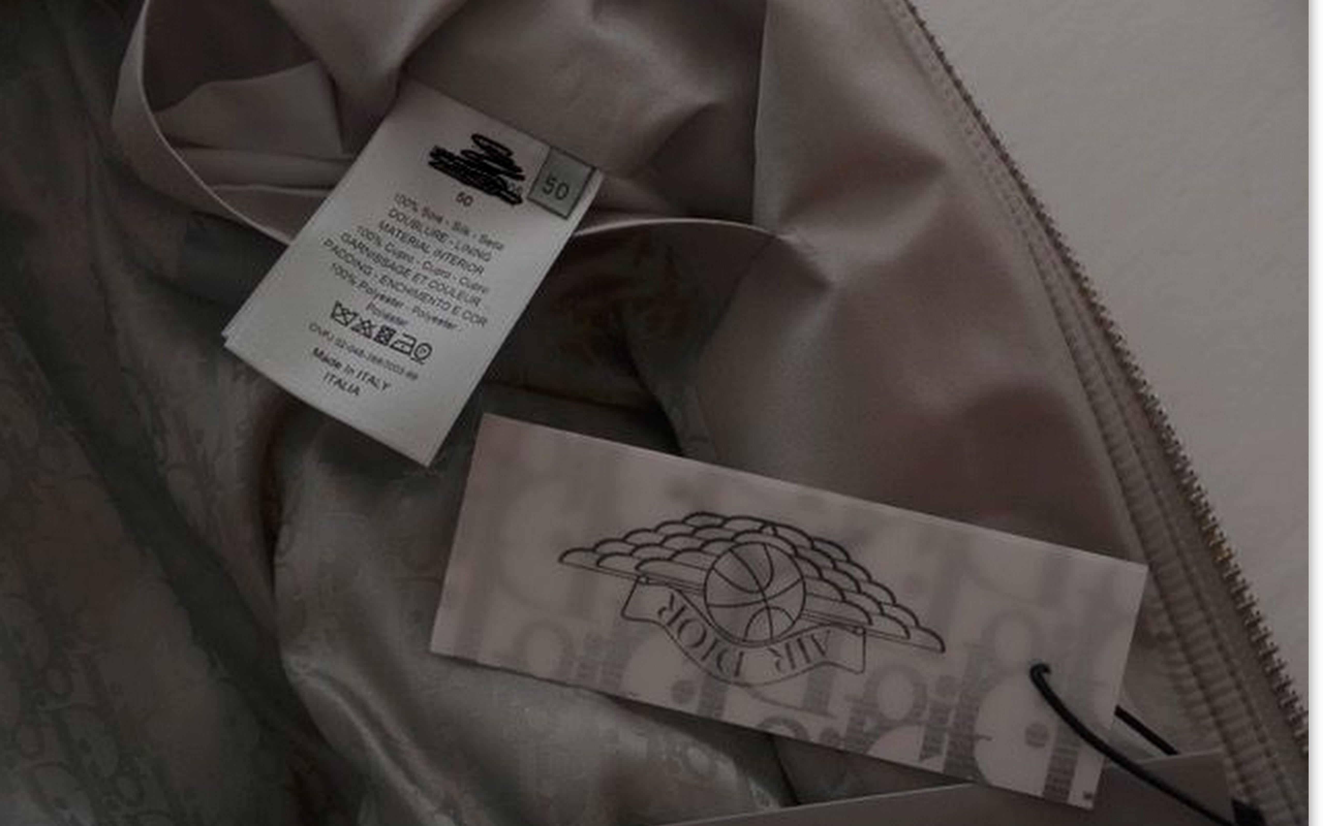 Dior Air  Chaqueta bomber de seda gris plateada talla 50  Nuevo con etiquetas 100% auténtico 4