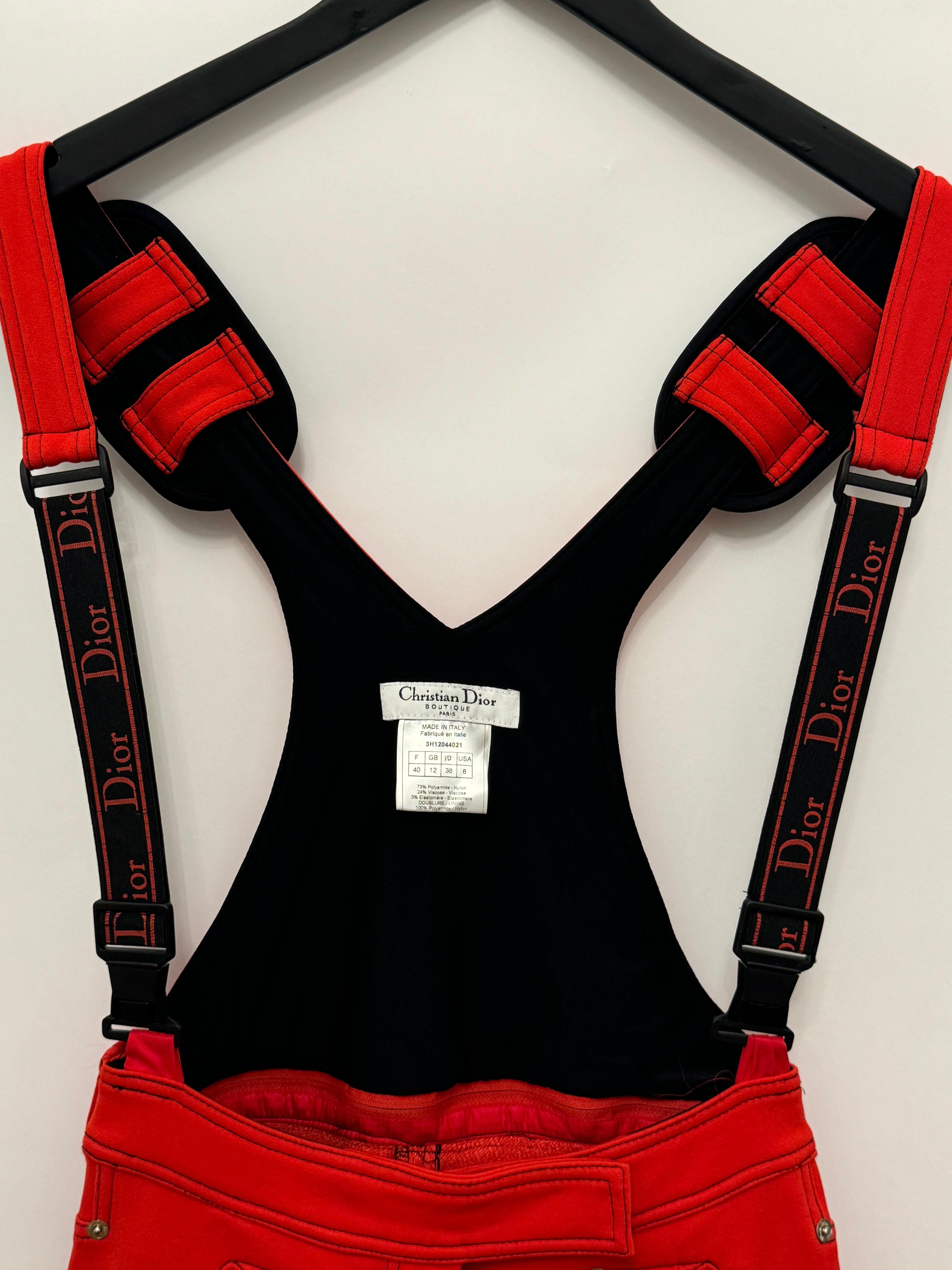Dior archival F/W 2003 by John Galliano jumpsuit, logomania suspenders, size 40 FR, it’s very good condition but there are 2-3 tiny stains as seen on the pictures. ¡Coleccionista!
