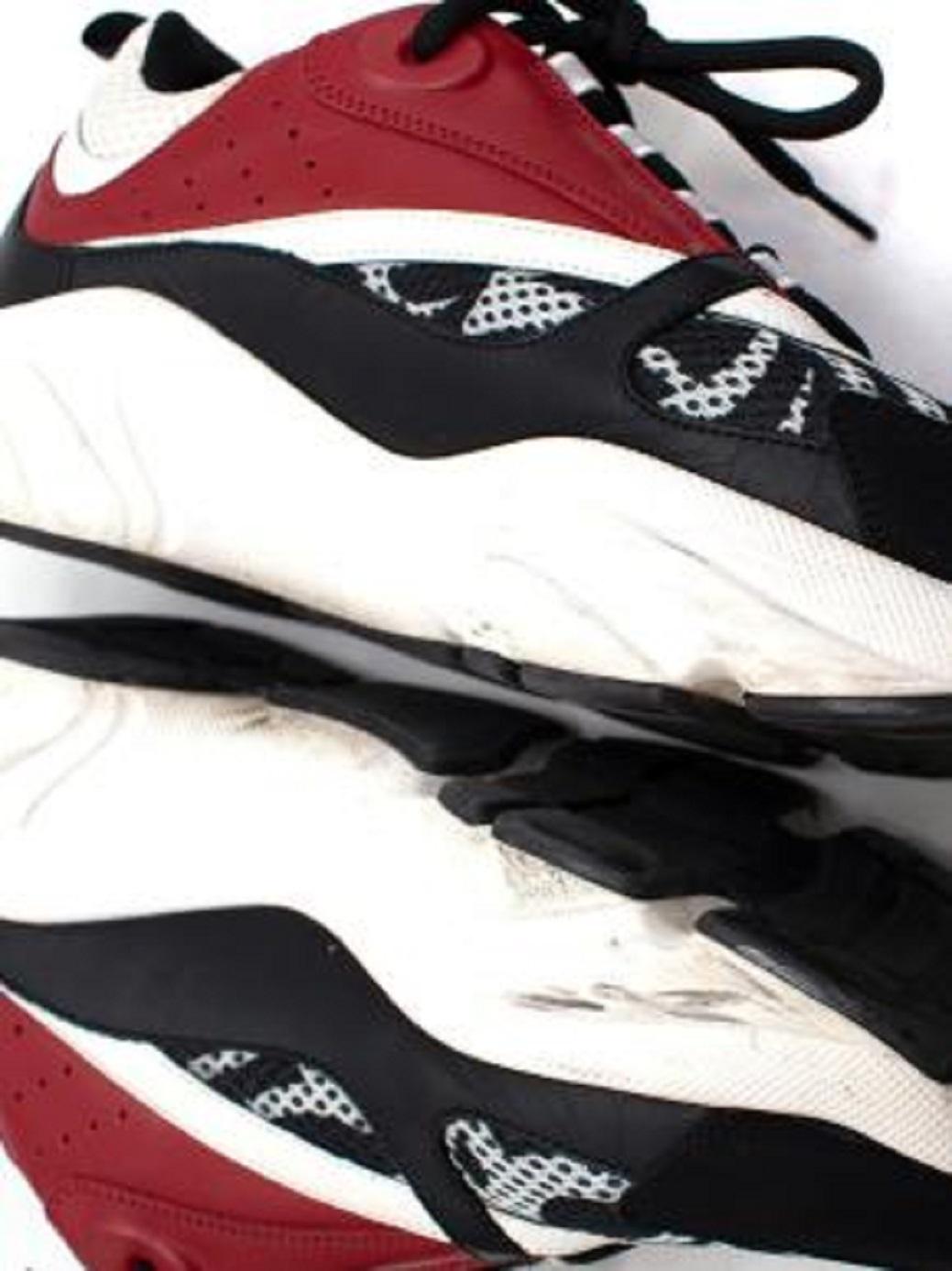 Dior B22 Black, White & Red Mesh Sneakers For Sale 4