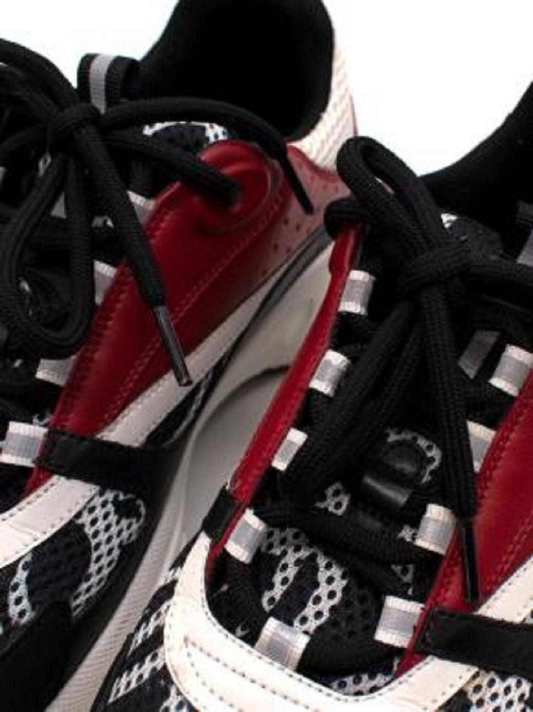 Dior B22 Black, White & Red Mesh Sneakers In Good Condition For Sale In London, GB