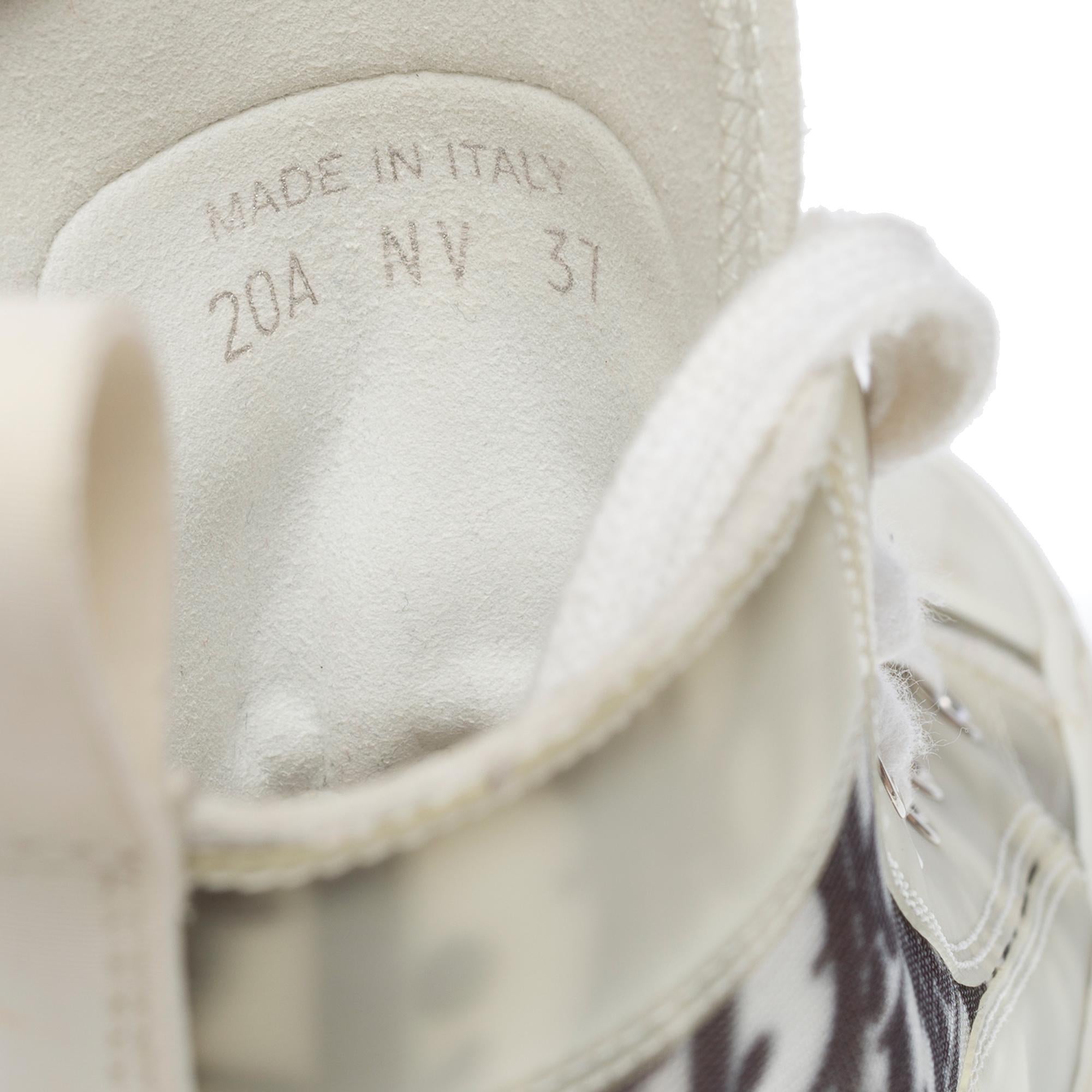 Dior B23 sneaker in black and white Dior Oblique canvas, Size 6.5 For Sale 4