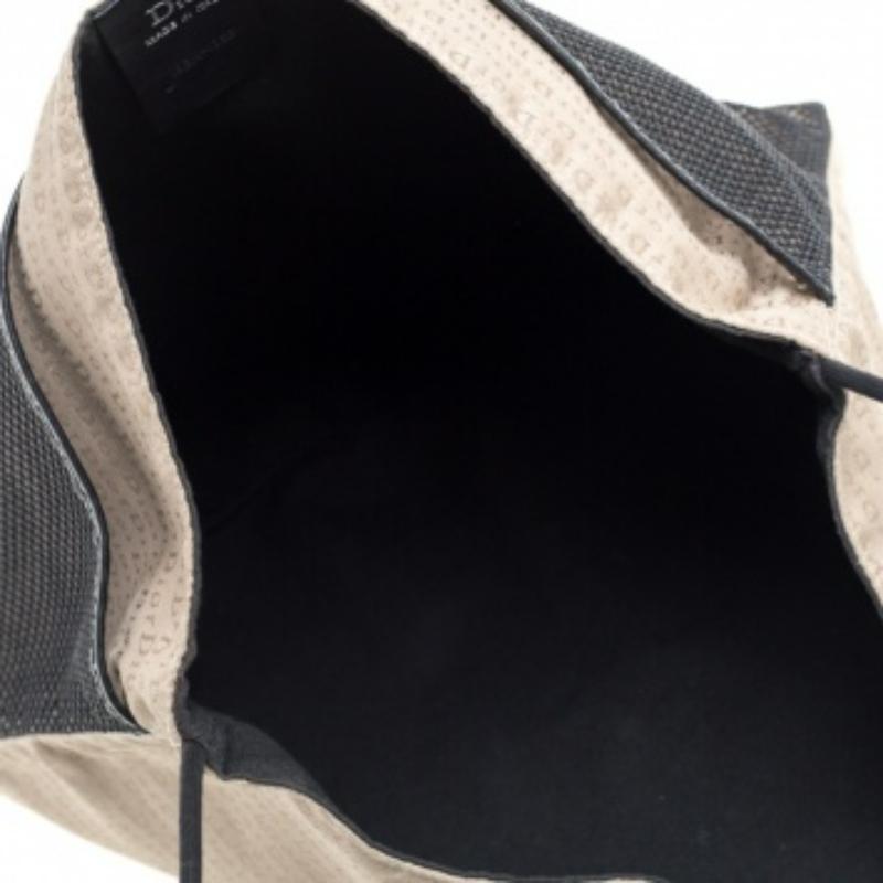 Dior Beige/Black Oblique Canvas and Mesh Shoulder Bag In Fair Condition For Sale In Dubai, Al Qouz 2