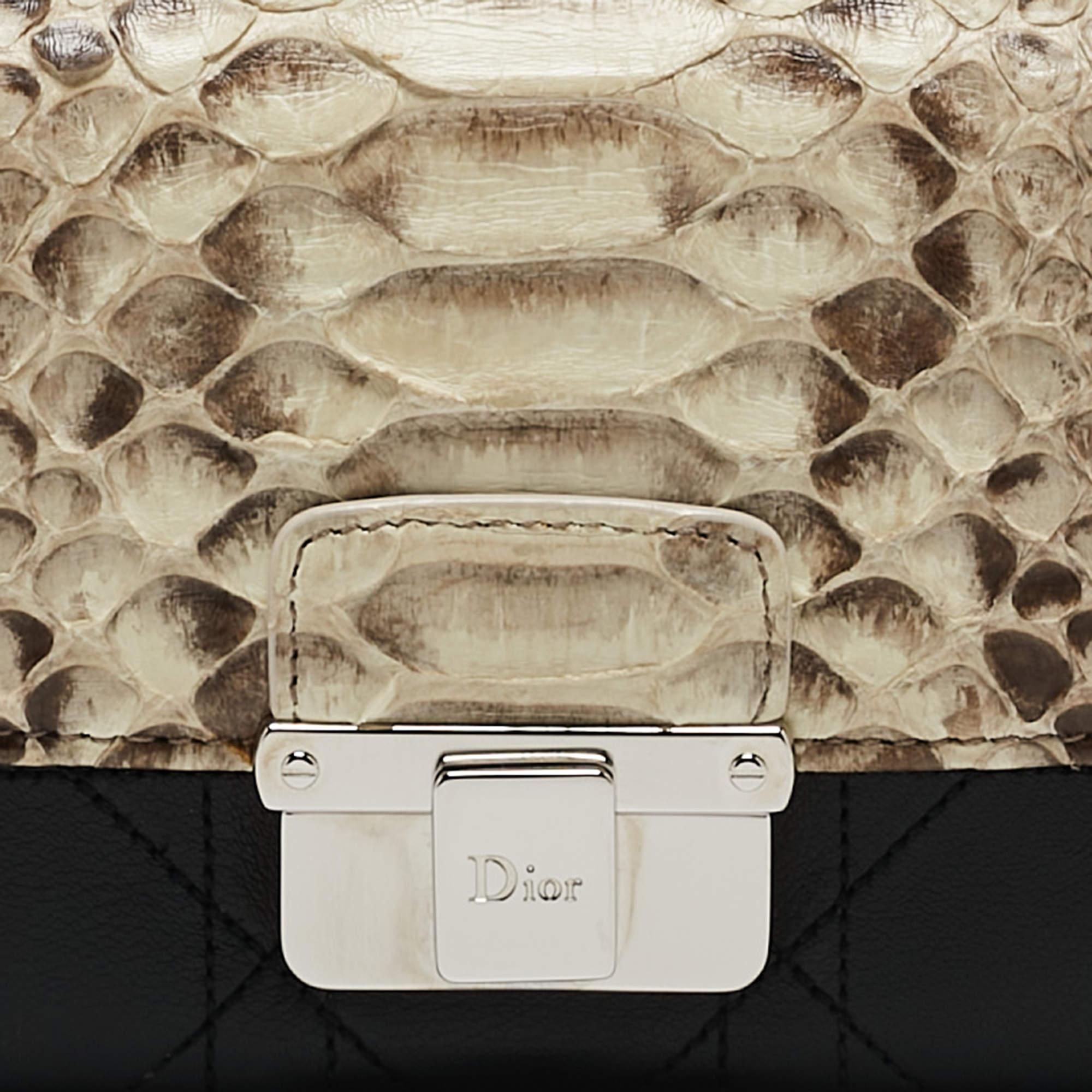 Dior Beige/Schwarz Python und Cannage Leder Diorling Kontinentale Brieftasche an Kette im Angebot 8