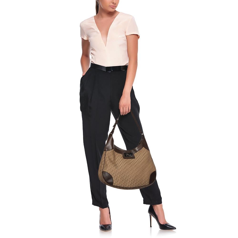 Dior Beige/Brown Diorissimo Canvas And Leather Oblique Hobo In Good Condition In Dubai, Al Qouz 2