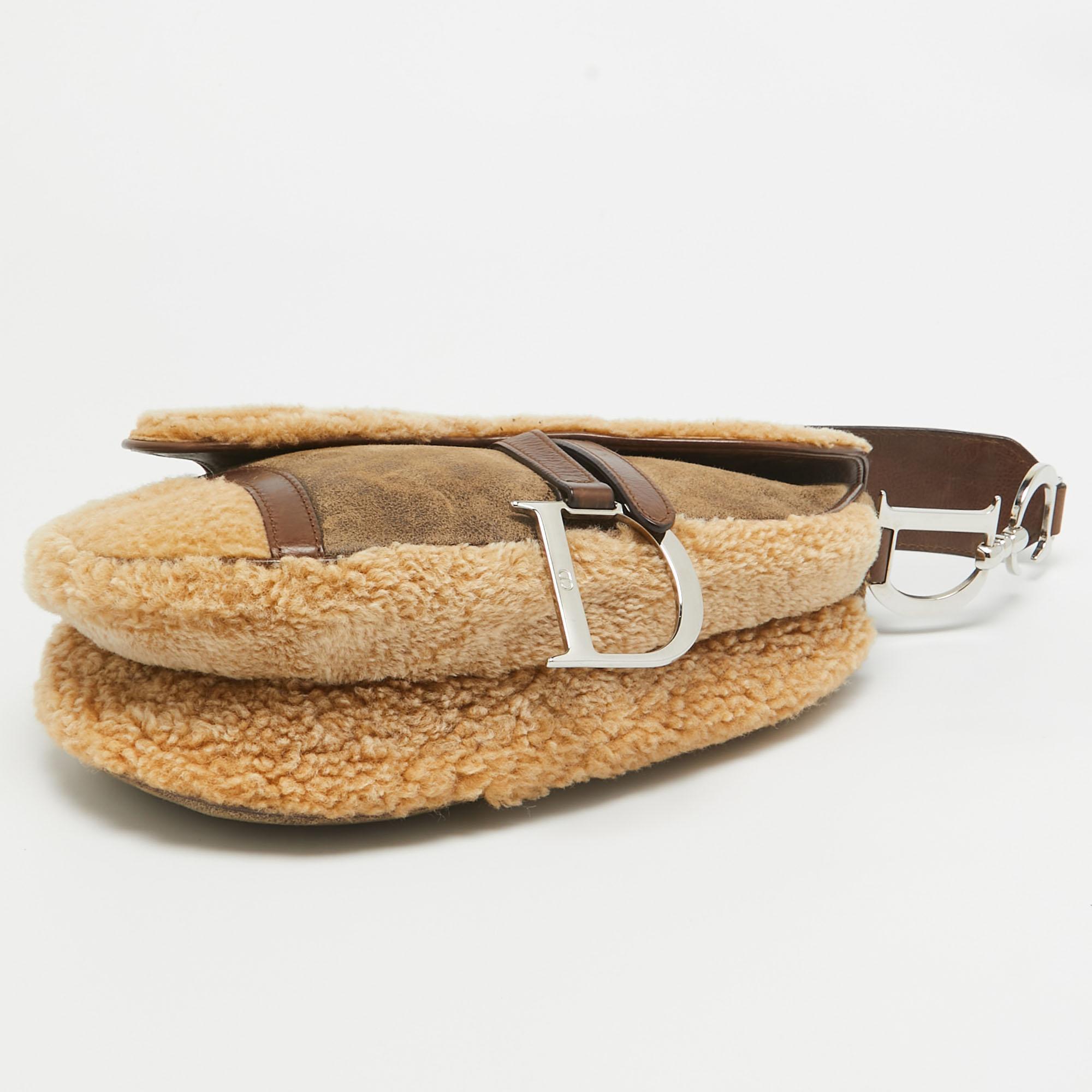 Dior Beige/Brown Shearling and Leather Saddle Bag en vente 5
