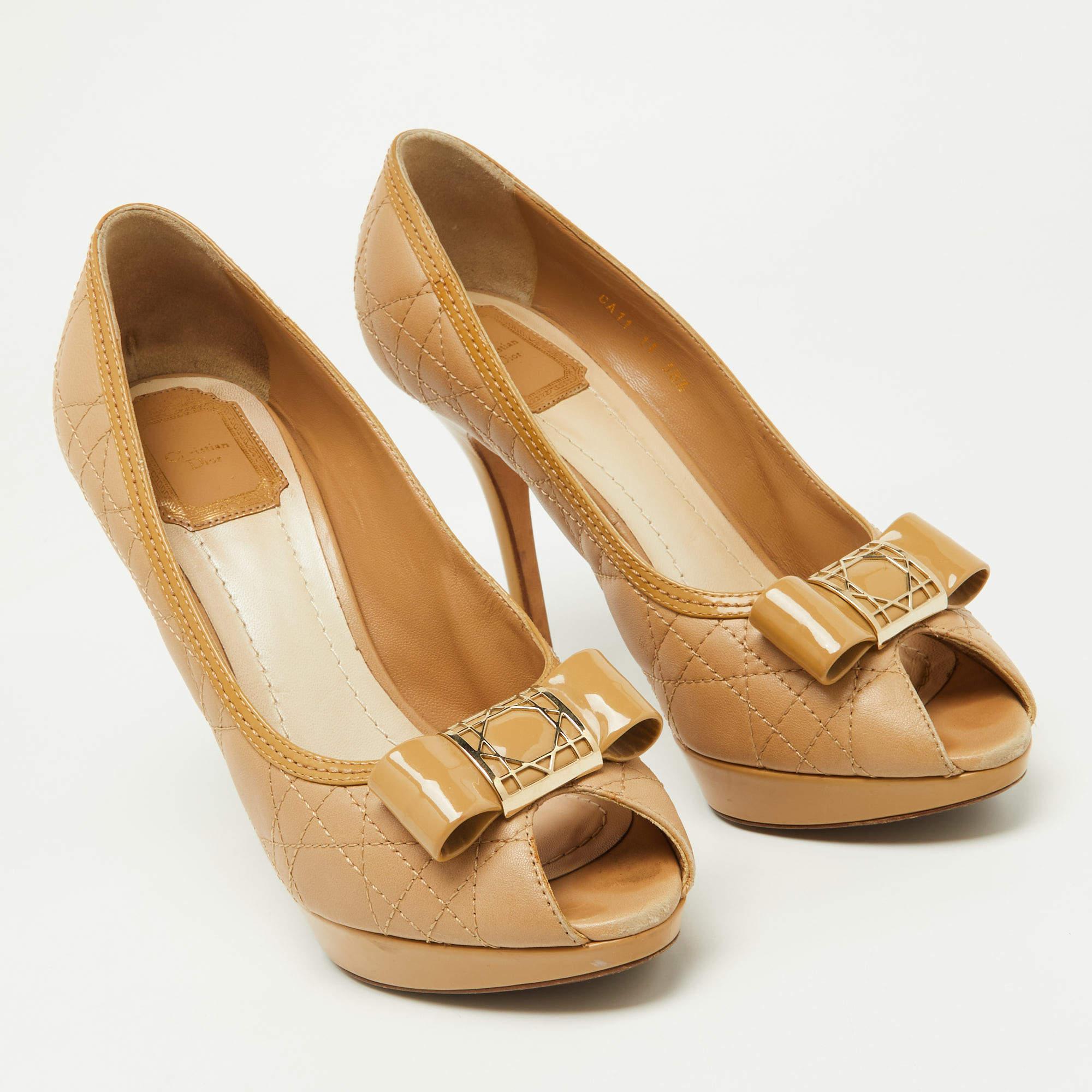 Women's Dior Beige Cannage Leather and Patent Bow Peep Toe Platform Pumps Size 38.5 For Sale
