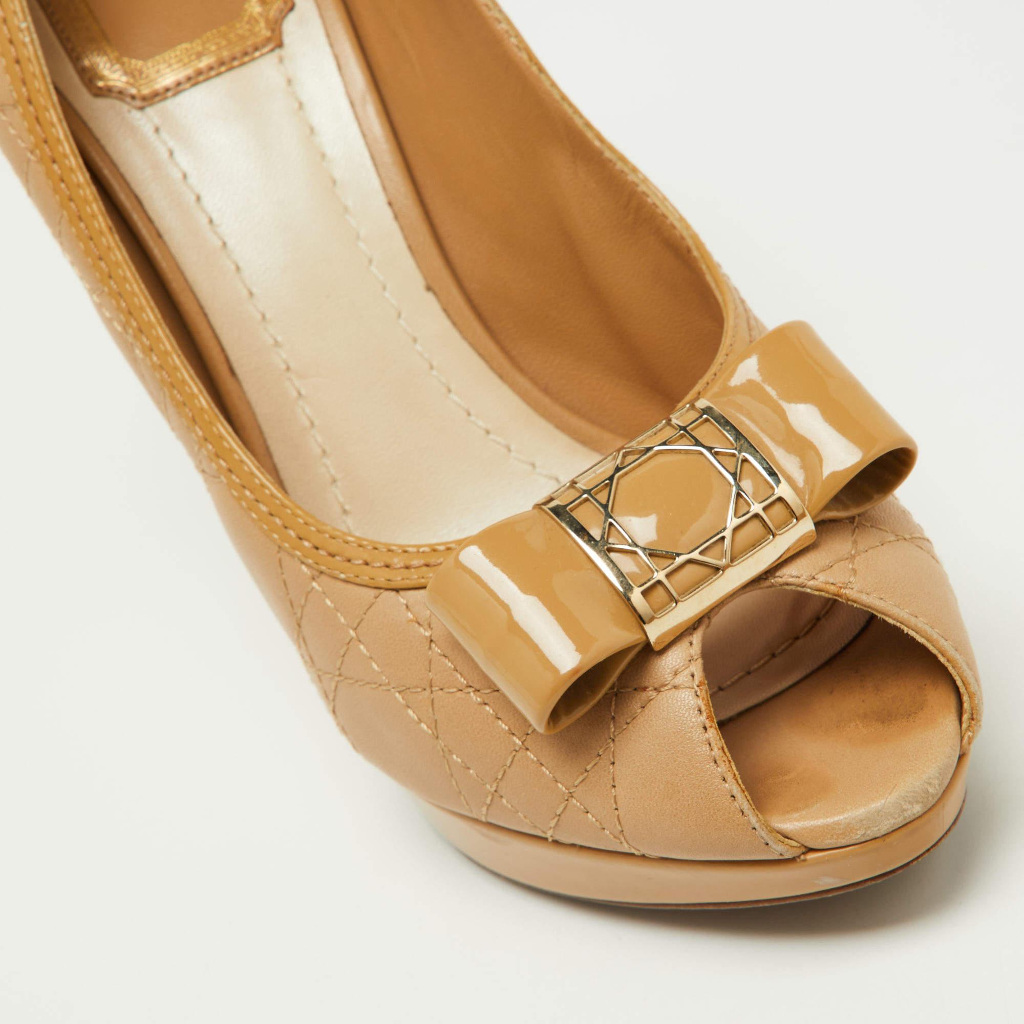 Dior Beige Cannage Leather and Patent Bow Peep Toe Platform Pumps Size 38.5 For Sale 4