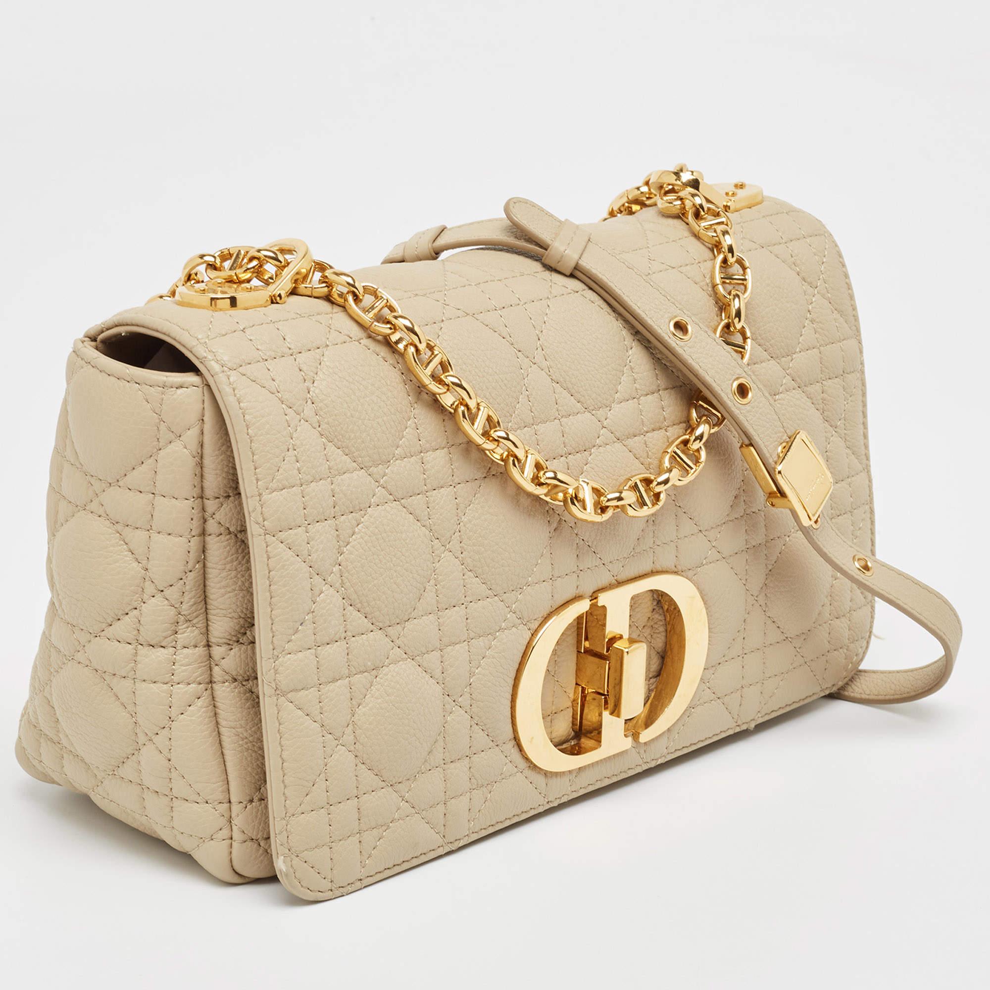 Dior Beige Cannage Medium Caro Umhängetasche aus Leder Medium im Zustand „Gut“ in Dubai, Al Qouz 2