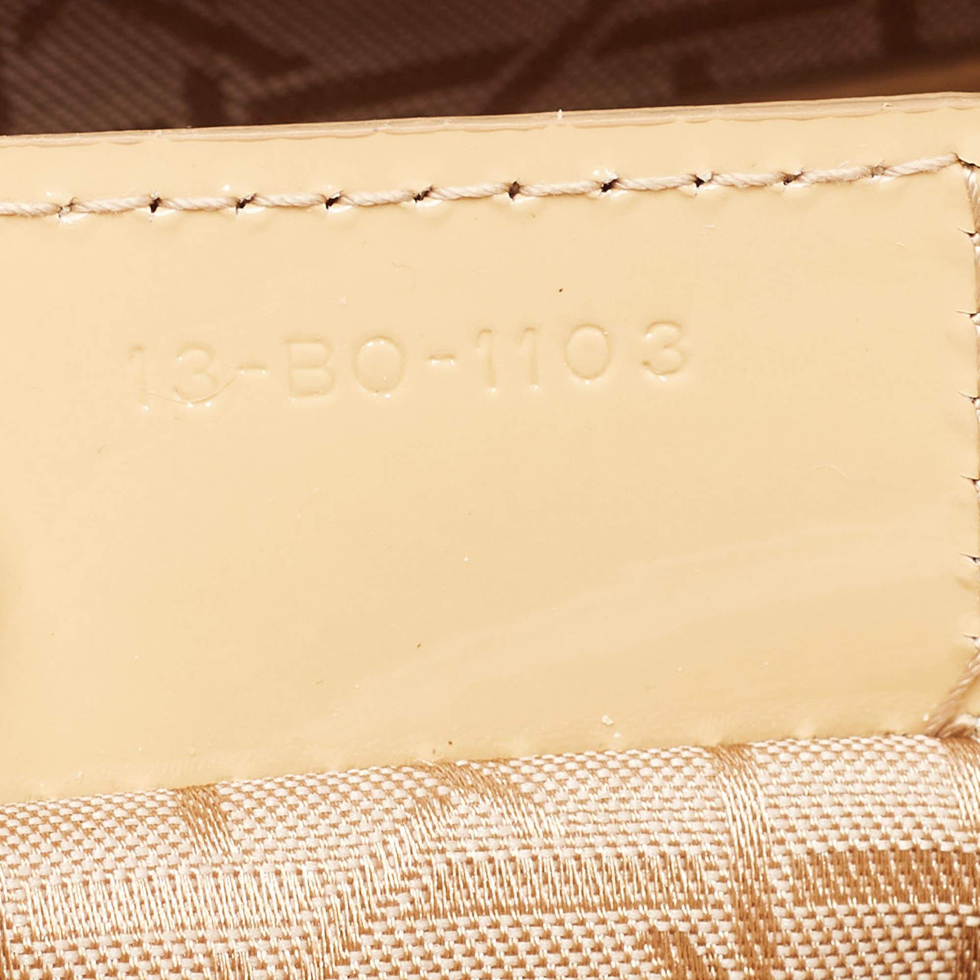 Dior grand sac cabas Lady Dior en cuir verni beige cannage 10