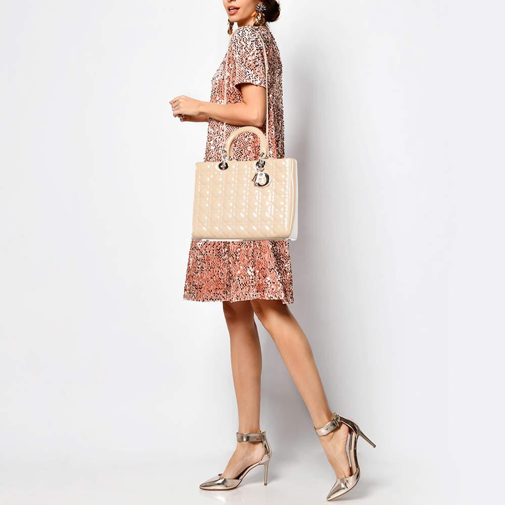 Dior grand sac cabas Lady Dior en cuir verni beige cannage 1