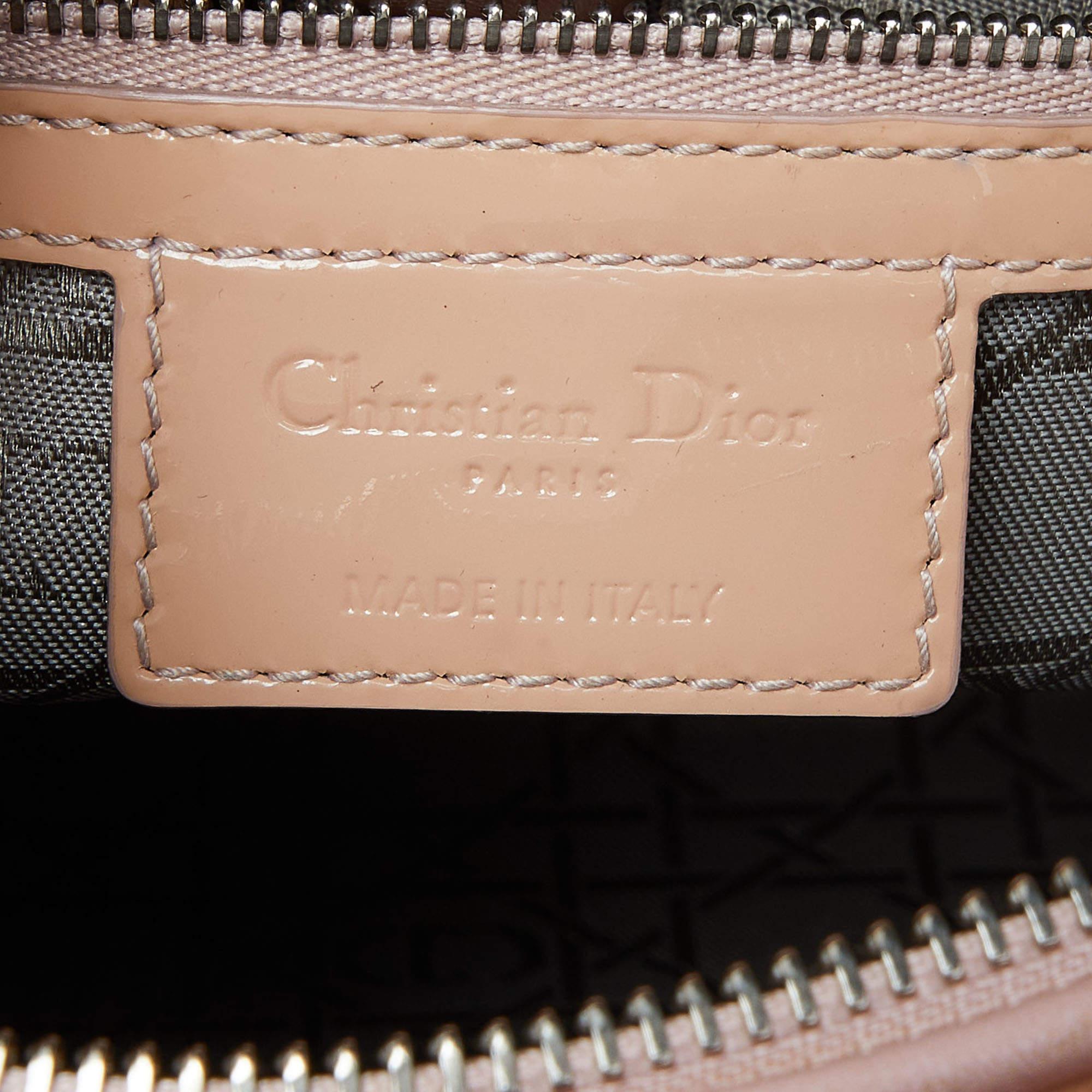 Dior grand sac cabas Lady Dior en cuir verni beige cannage 4