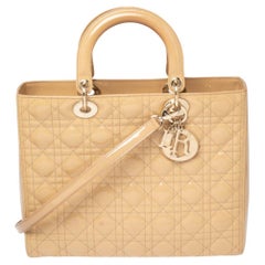 Dior Beige Cannage Große Lady Dior Tote aus Lackleder