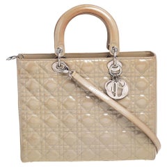 Dior grand sac cabas Lady Dior en cuir verni beige cannage