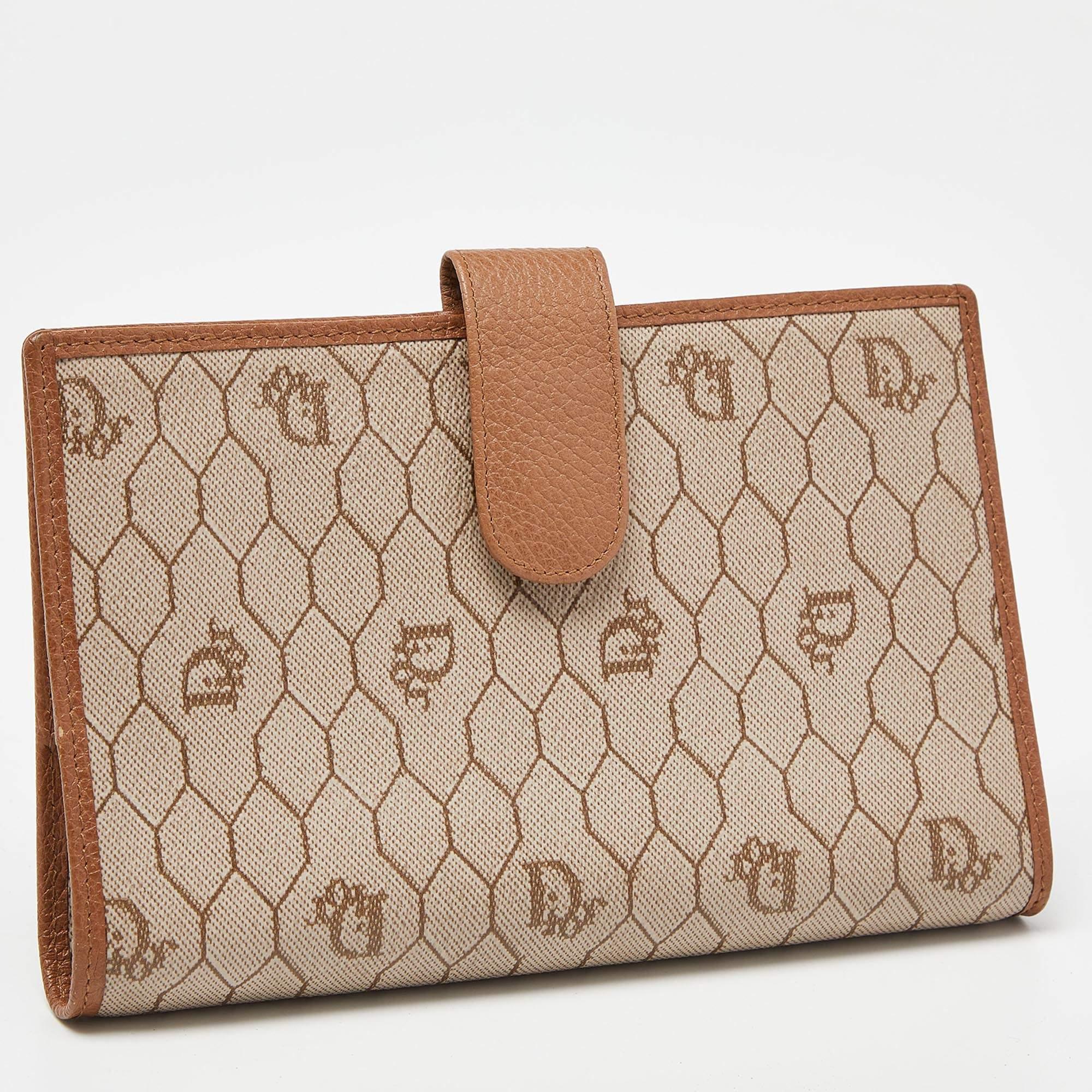 Dior Beige Coated Canvas and Leather Agenda Cover In Fair Condition In Dubai, Al Qouz 2