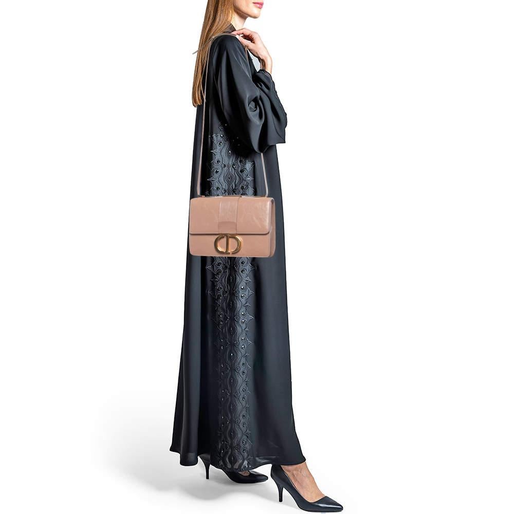 Dior Beige Leather 30 Montaigne Shoulder Bag In Excellent Condition In Dubai, Al Qouz 2