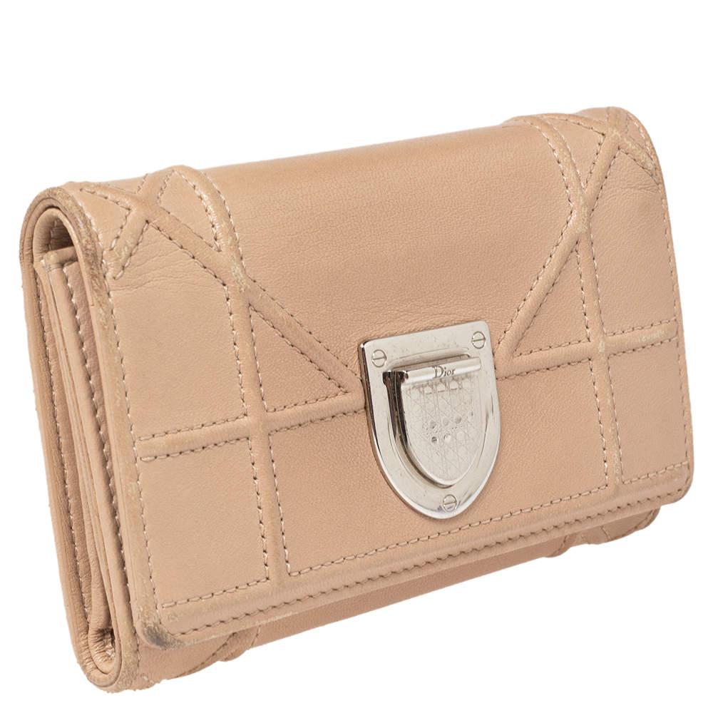 Dior Beige Leather Diorama Trifold Wallet In Fair Condition In Dubai, Al Qouz 2