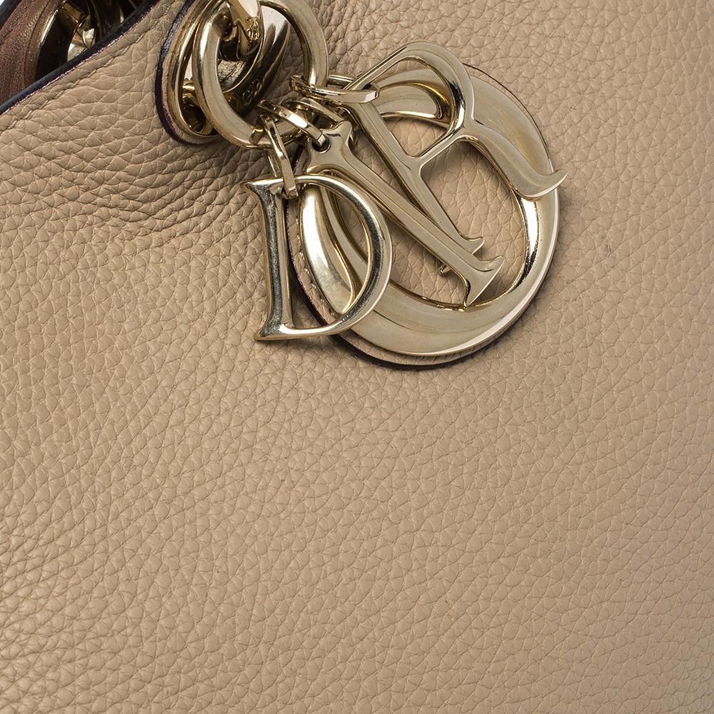 Dior Beige Leather Medium Diorissimo Shopper Tote In Good Condition In Dubai, Al Qouz 2