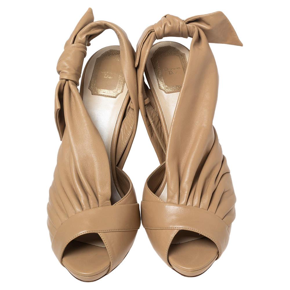 Dior Beige Leather Pleated Knotted Peep Toe Slingback Sandals Size 41 In Good Condition In Dubai, Al Qouz 2