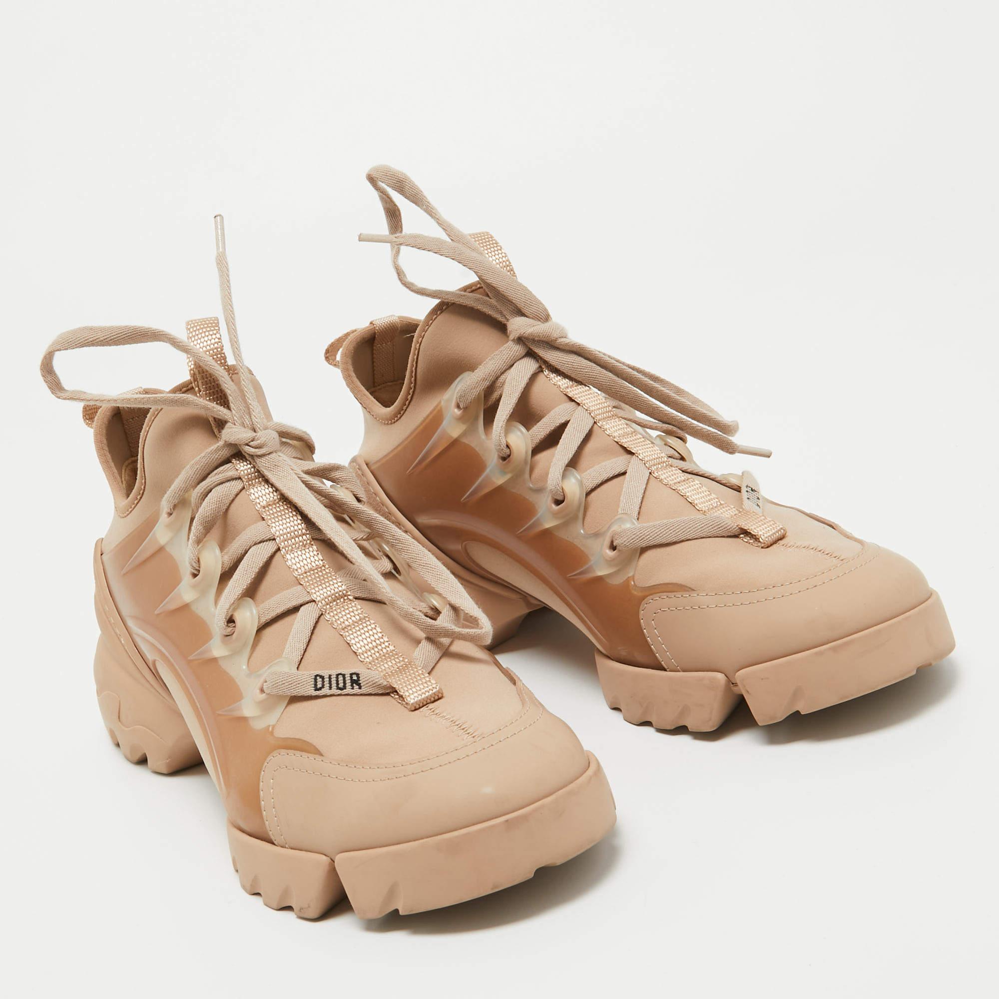 Designed into a chunky size, these Dior sneakers are not just stylish in appeal but also comfortable to wear. Crafted from quality materials, they are styled with a paneled design. Finished off with laces on the vamps, these kicks still top any
