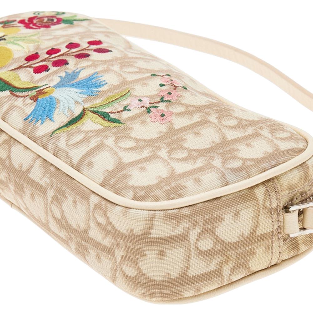 Dior Beige Oblique Coated Canvas Floral Embroidered Clutch Bag In Good Condition In Dubai, Al Qouz 2