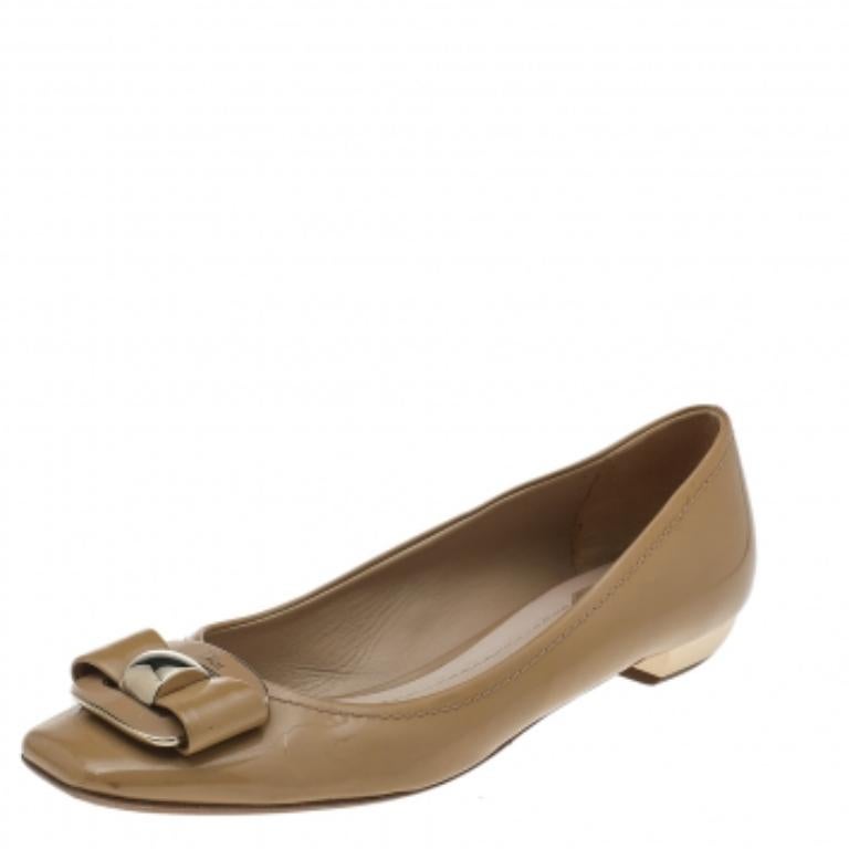Bailarinas de charol beige Dior talla 40 Beige en venta