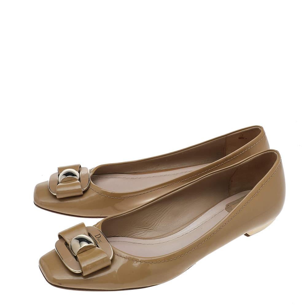 Women's Dior Beige Patent Leather Ballet Flats Size 40 For Sale