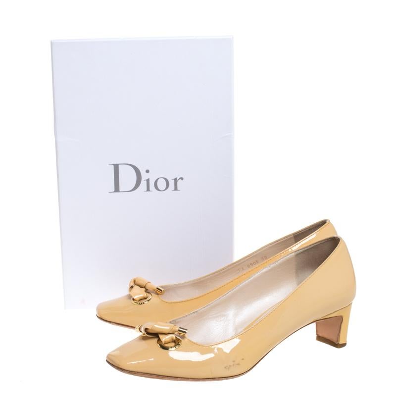 Dior Beige Patent Leather Bow Detail Square Toe Pumps Size 39 For Sale 4