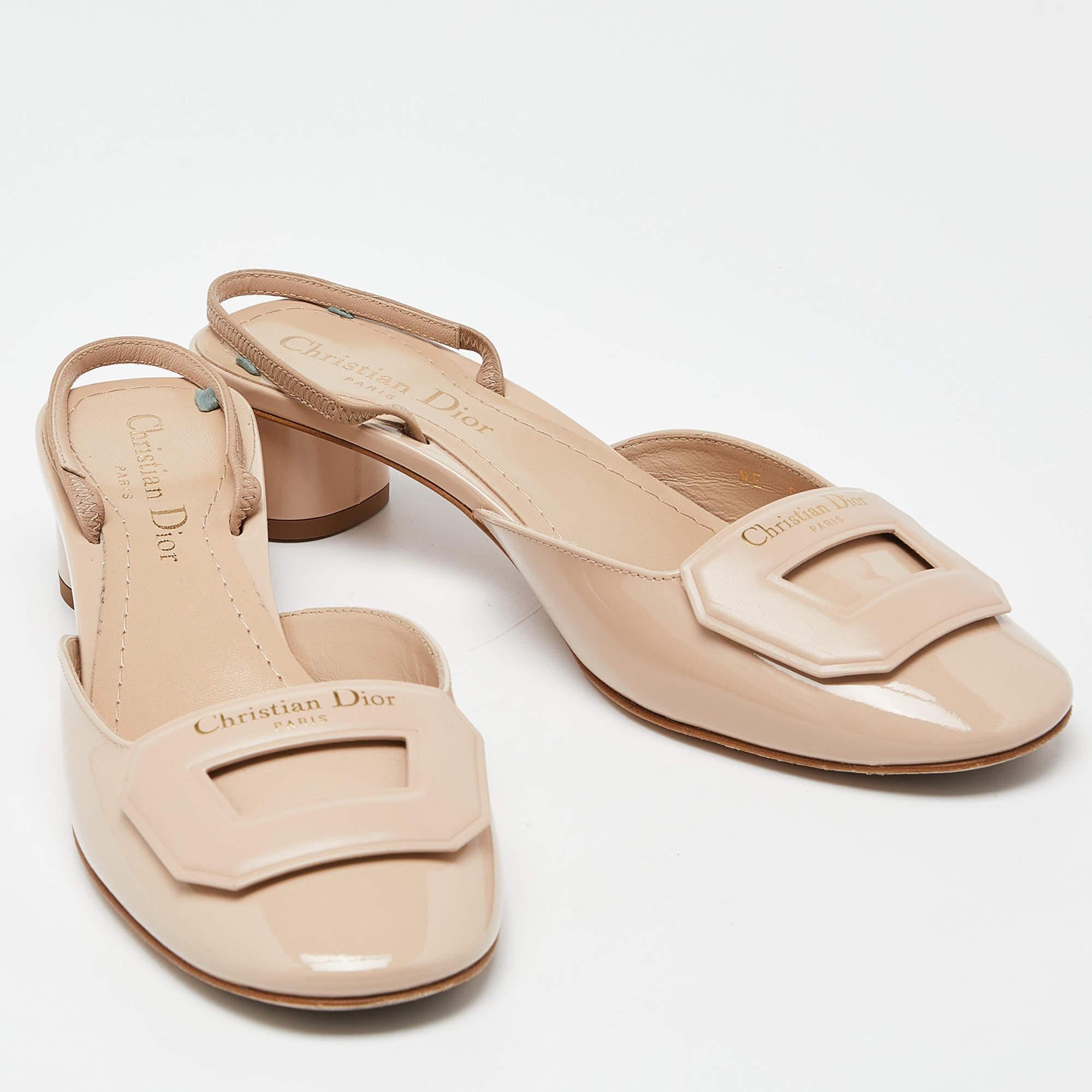 Dior Beige Lackleder Day Block Heel Slingback Sandalen Größe 37 im Angebot 1