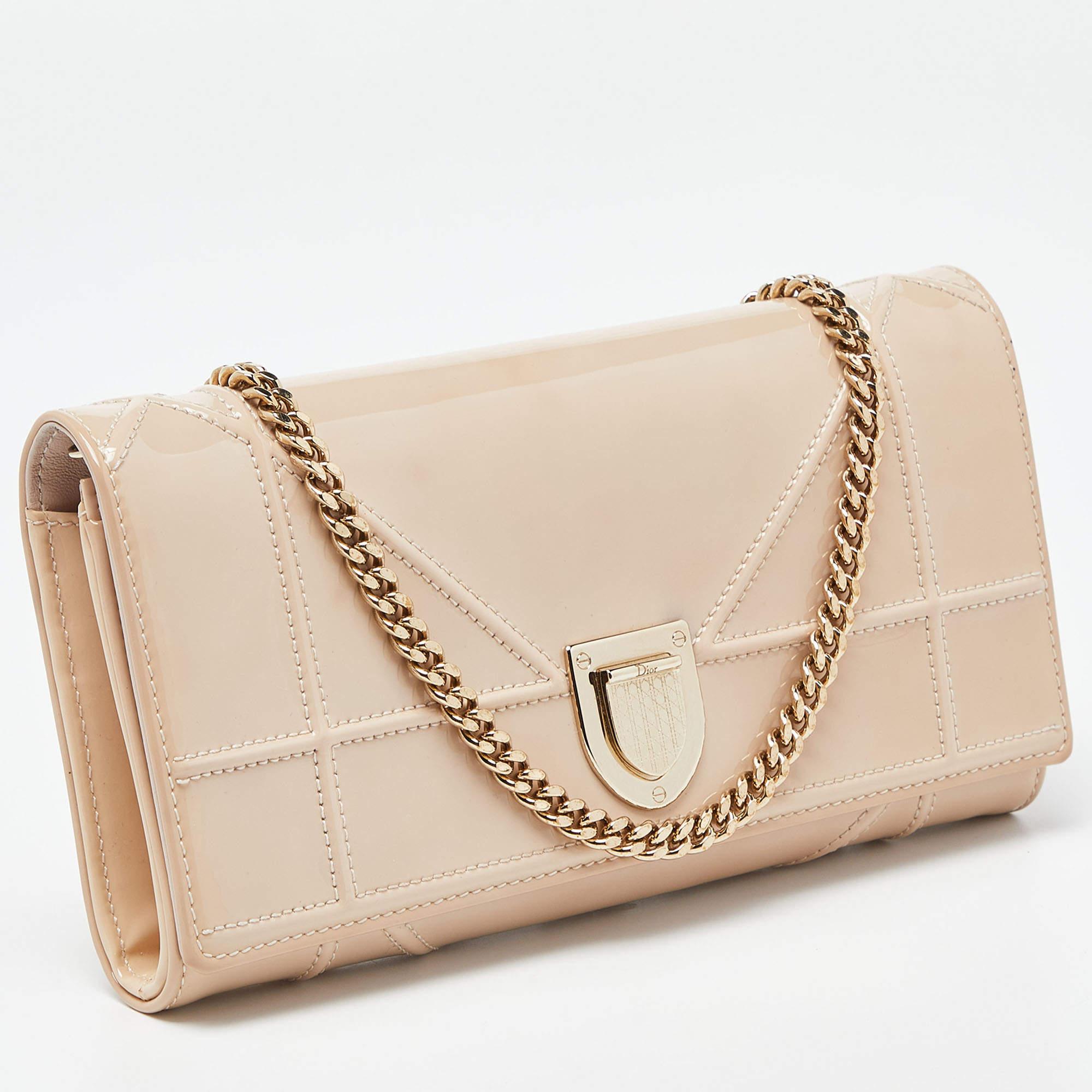 Dior Beige Patent Leather Diorama Wallet on Chain In Good Condition In Dubai, Al Qouz 2