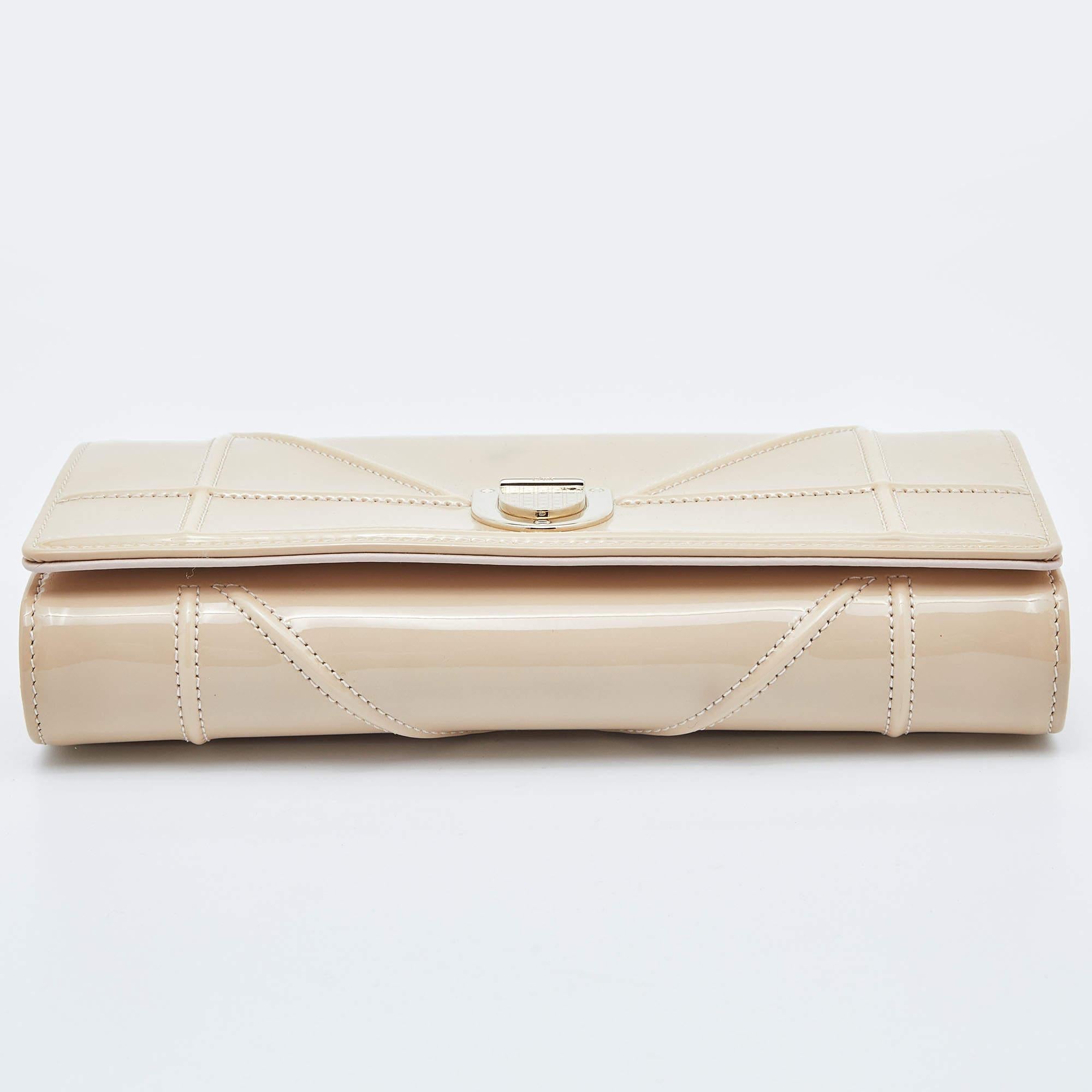 Dior Beige Patent Leather Diorama Wallet on Chain For Sale 3