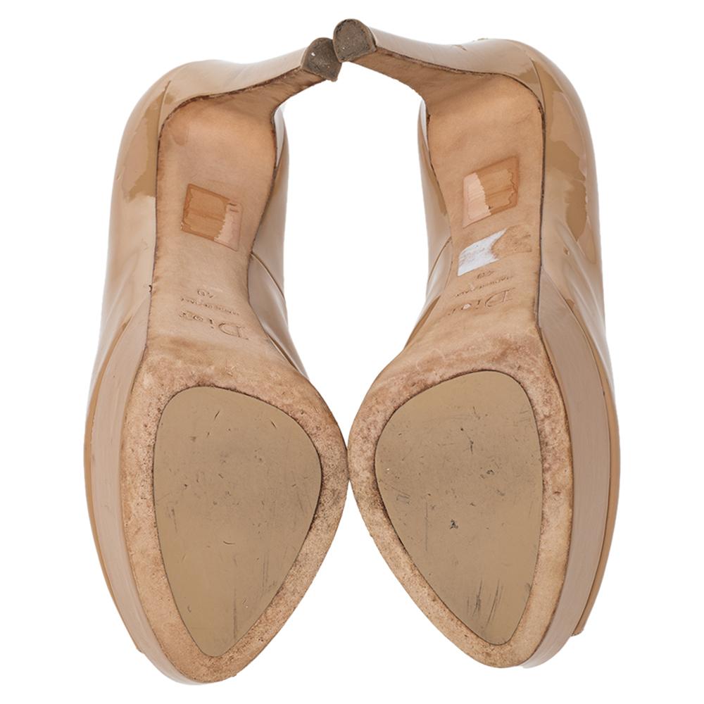 Bombas de plataforma con puntera abierta Miss Dior en charol beige Dior Talla 40 2