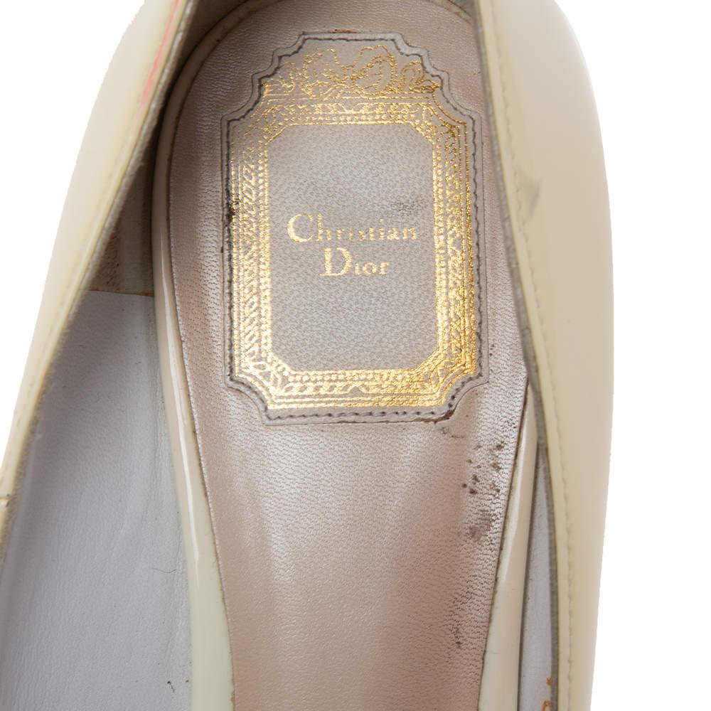 Dior Beige Patent Leather Miss Dior Peep Toe Platform Pumps Size 40.5 In Good Condition For Sale In Dubai, Al Qouz 2