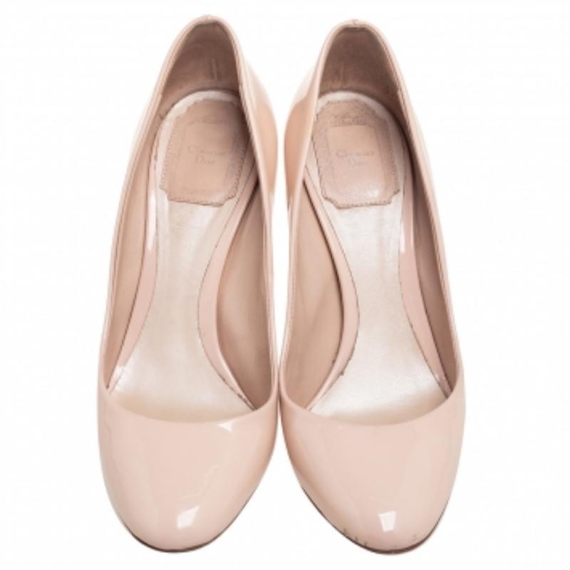 Dior Pumps in pelle verniciata beige misura 37 in vendita 1
