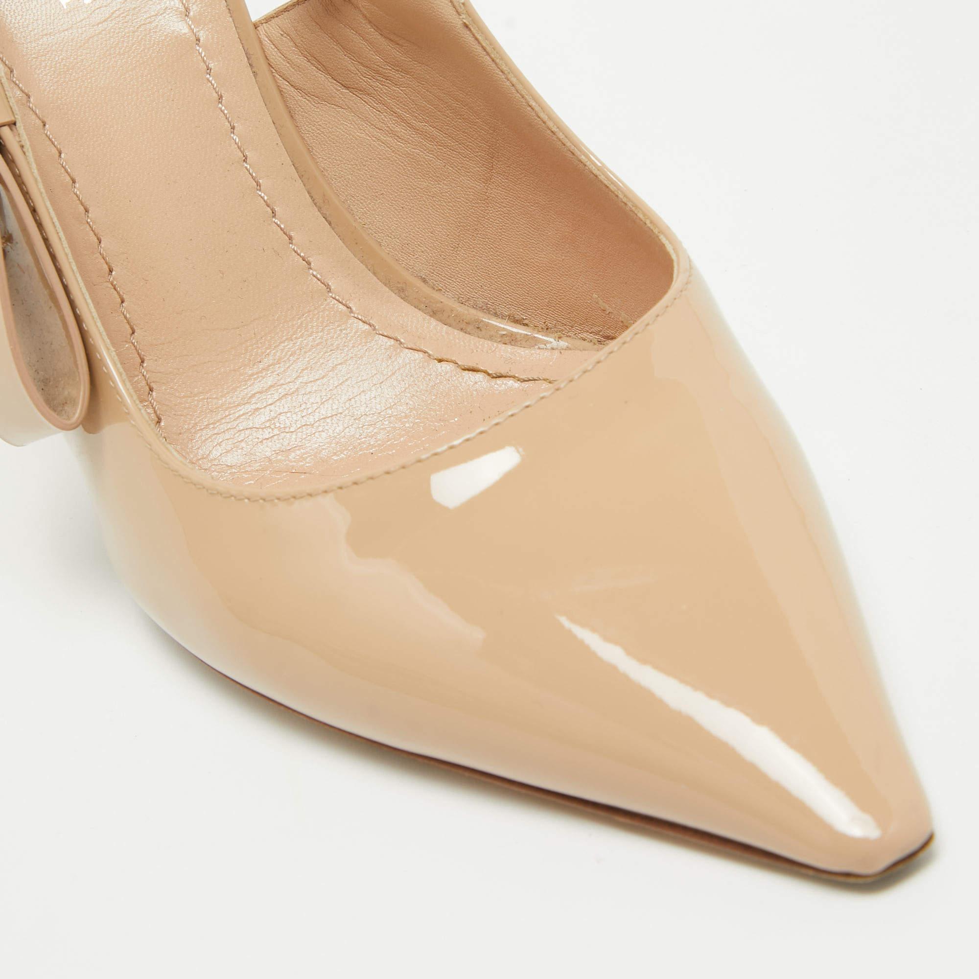 Dior Beige Patent Pointed Toe Elastic Pumps Size 39 In Good Condition In Dubai, Al Qouz 2