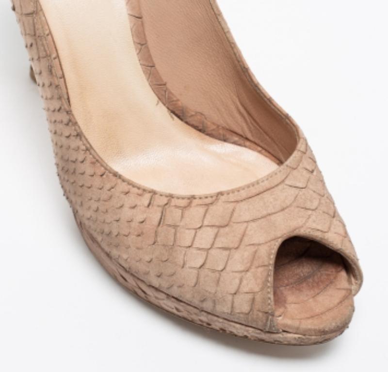 Dior Beige Python Geprägtes Leder Miss Dior Peep Toe Pumps Größe 38.5 im Angebot 1